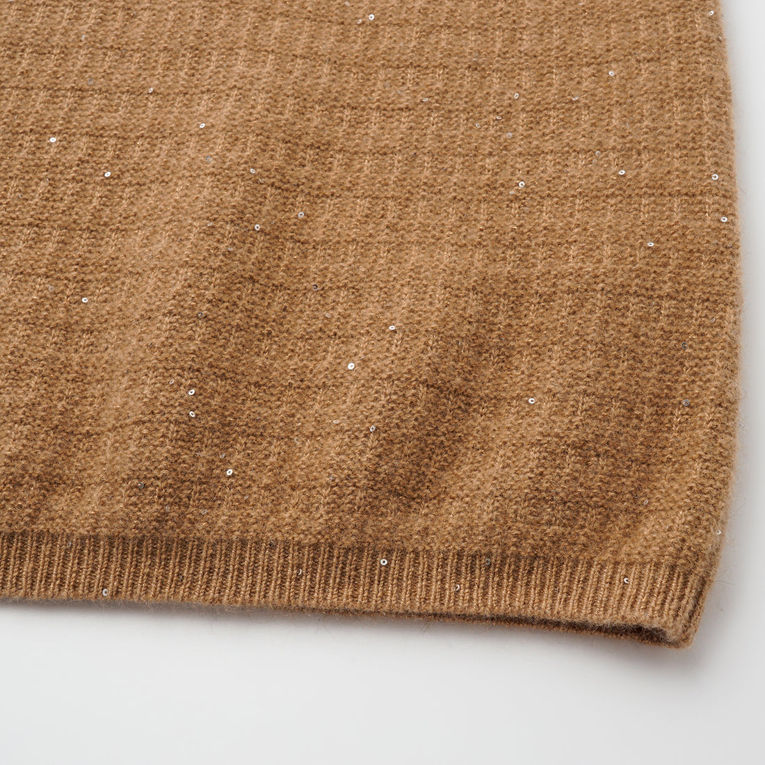 “Autumn Diary” 100% Cashmere極細絨柔星點低弧領針織上衣—Golden Acorn橡果暖陽