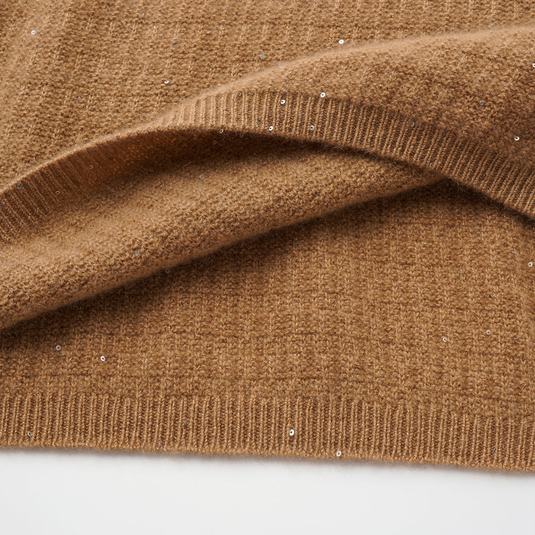 “Autumn Diary” 100% Cashmere極細絨柔星點低弧領針織上衣—Golden Acorn橡果暖陽