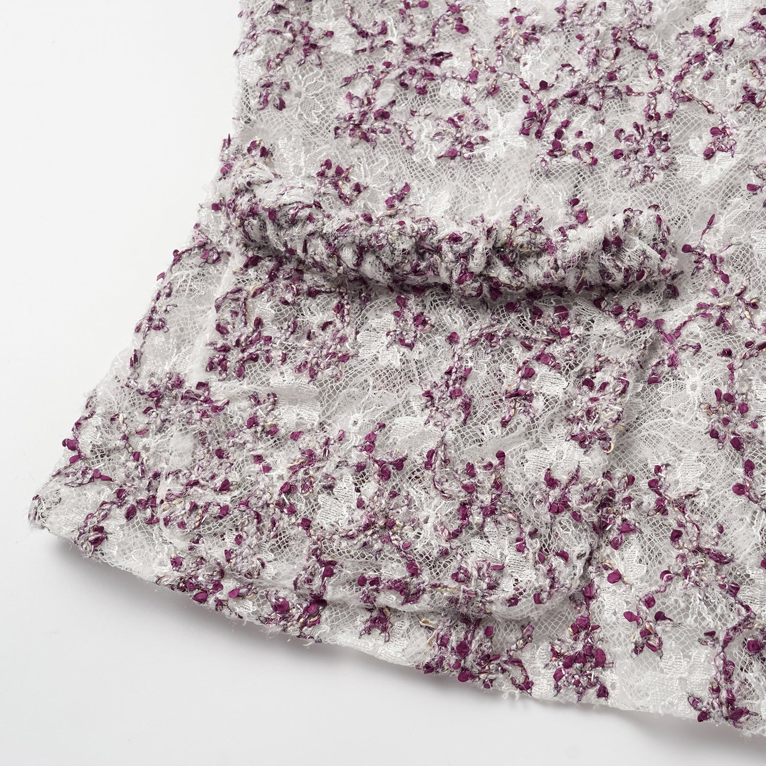 "Quiet Mastery." 法國頂級手工坊特殊工藝蕾絲背心