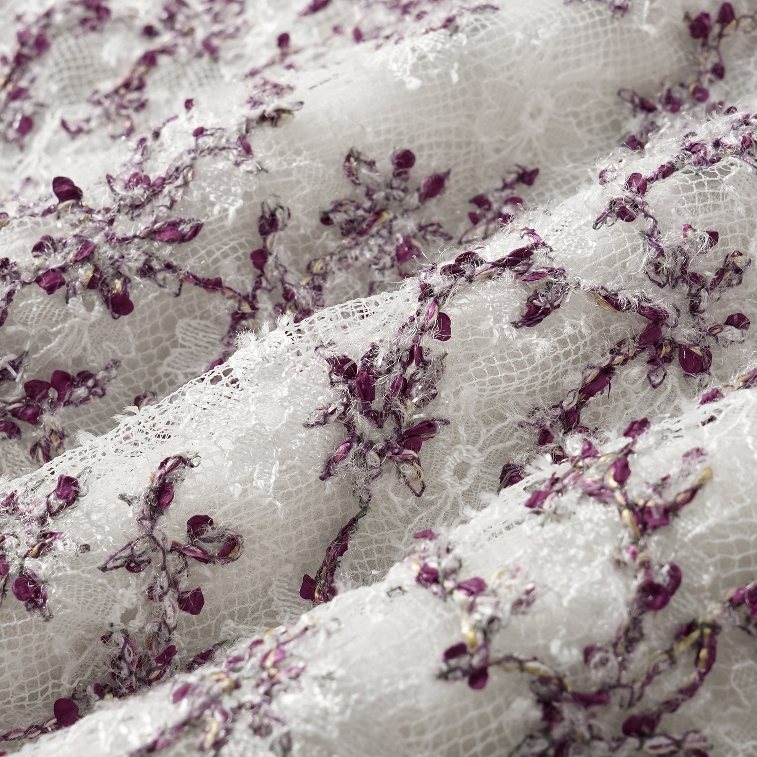 "Quiet Mastery." 法國頂級手工坊特殊工藝蕾絲背心