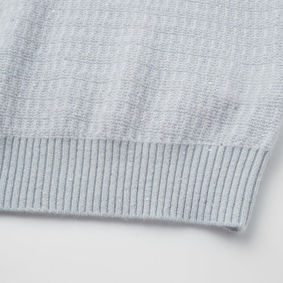 “Autumn Diary” 100% Cashmere極細絨柔星點針織上衣—Nebula Veil霧影星河