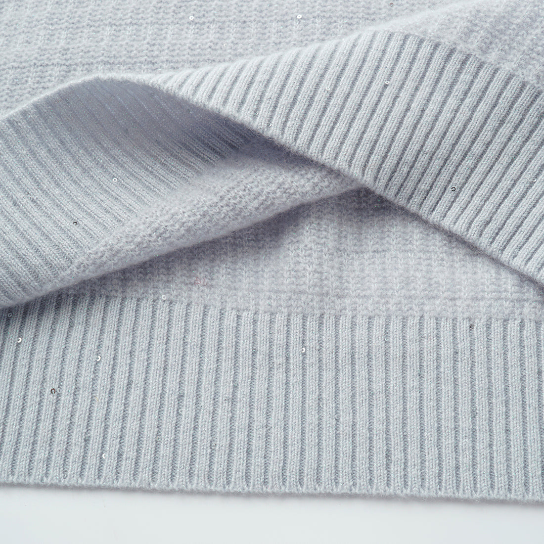 “Autumn Diary” 100% Cashmere極細絨柔星點針織上衣—Nebula Veil霧影星河