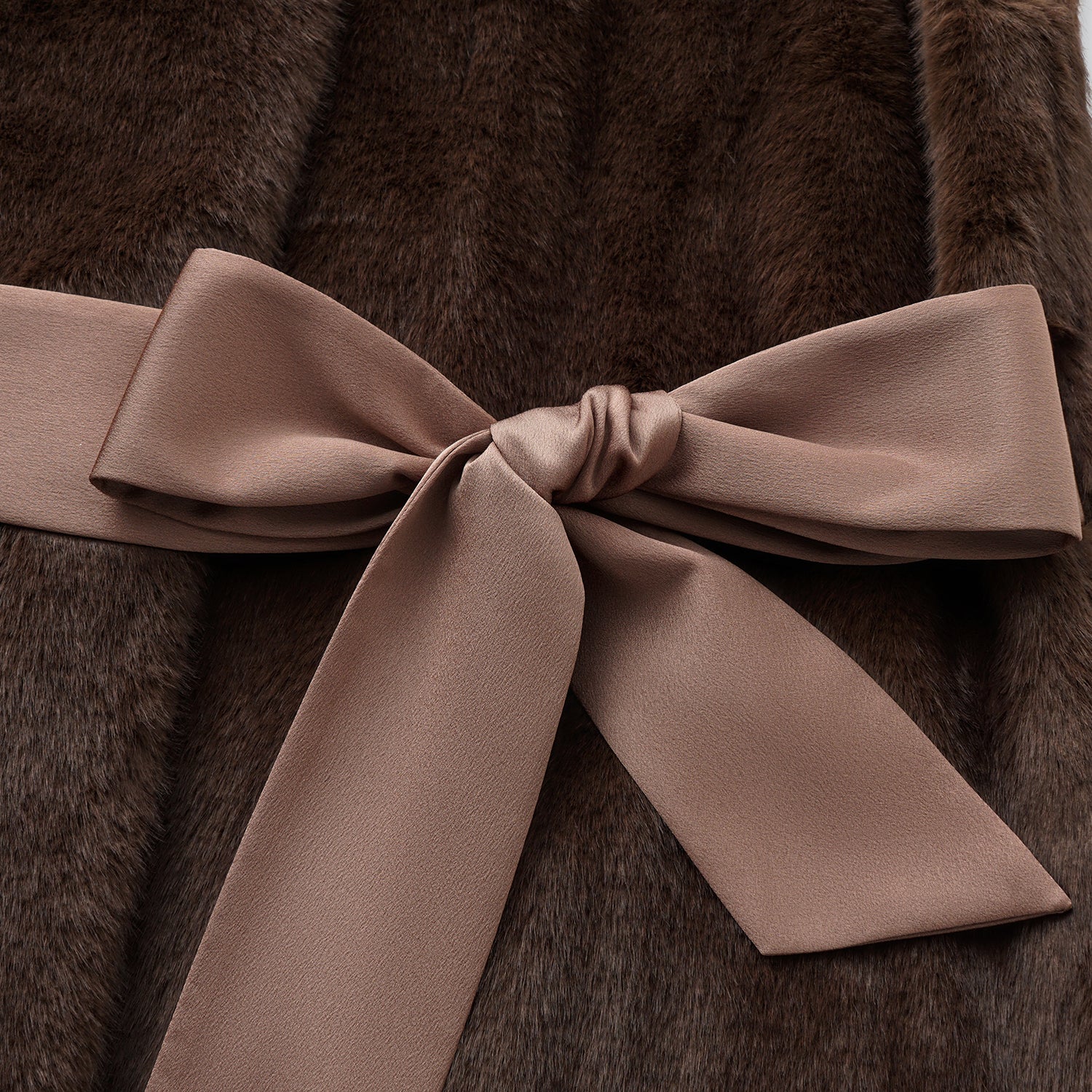 “Imperial Gala” 柔奢霧絨環保皮草長版馬甲背心—Velvet Mink錦貂流華