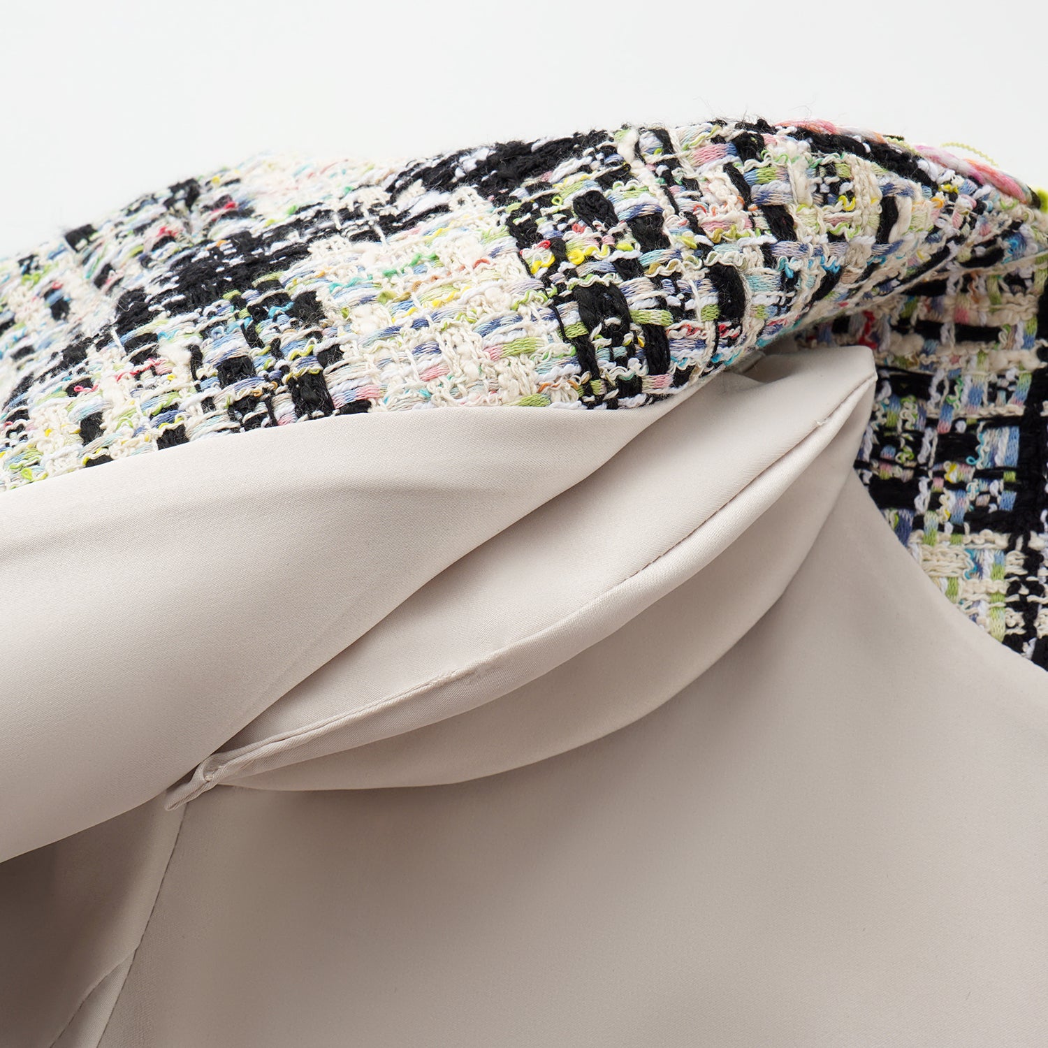 "Chelsea Citywalk." 法國高級訂製棉紡花呢經典No.6外套—Manhattan Nights曼哈頓之夜