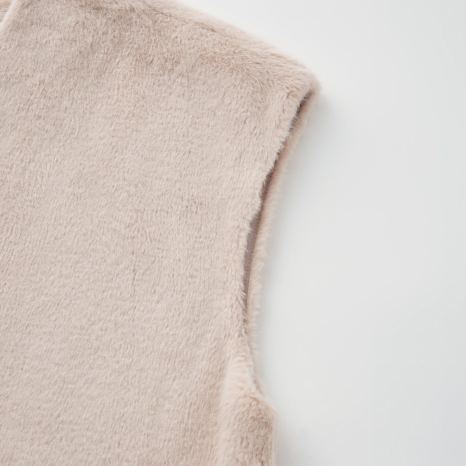 “Imperial Gala” 柔奢霧絨環保皮草長版馬甲背心—Rosy Charm緞杏凝福