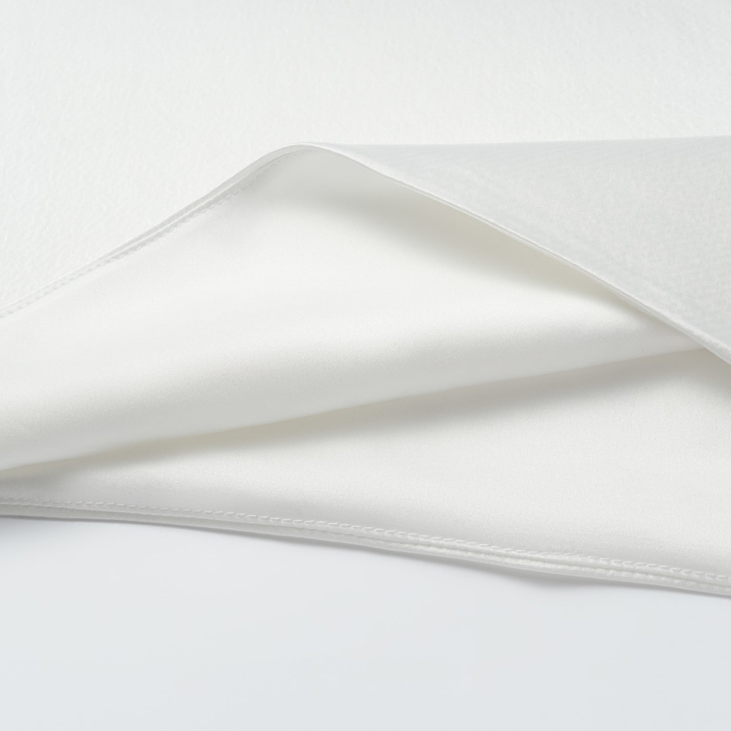 “春意” 晶鱗肌理醋酸輕中式襯衫—净白