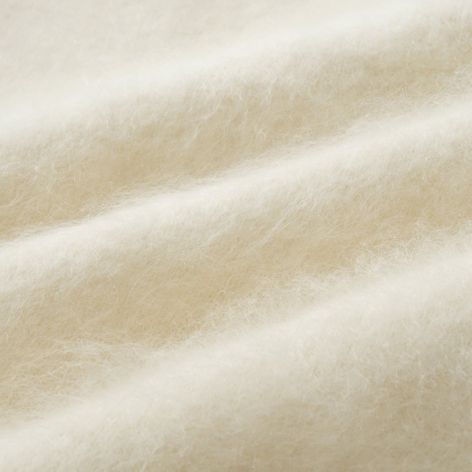 “Winter Diary” 100%Cashmere極細絨柔梳纖工藝立領五分袖上衣—Sunlit Fleece日光絨絮