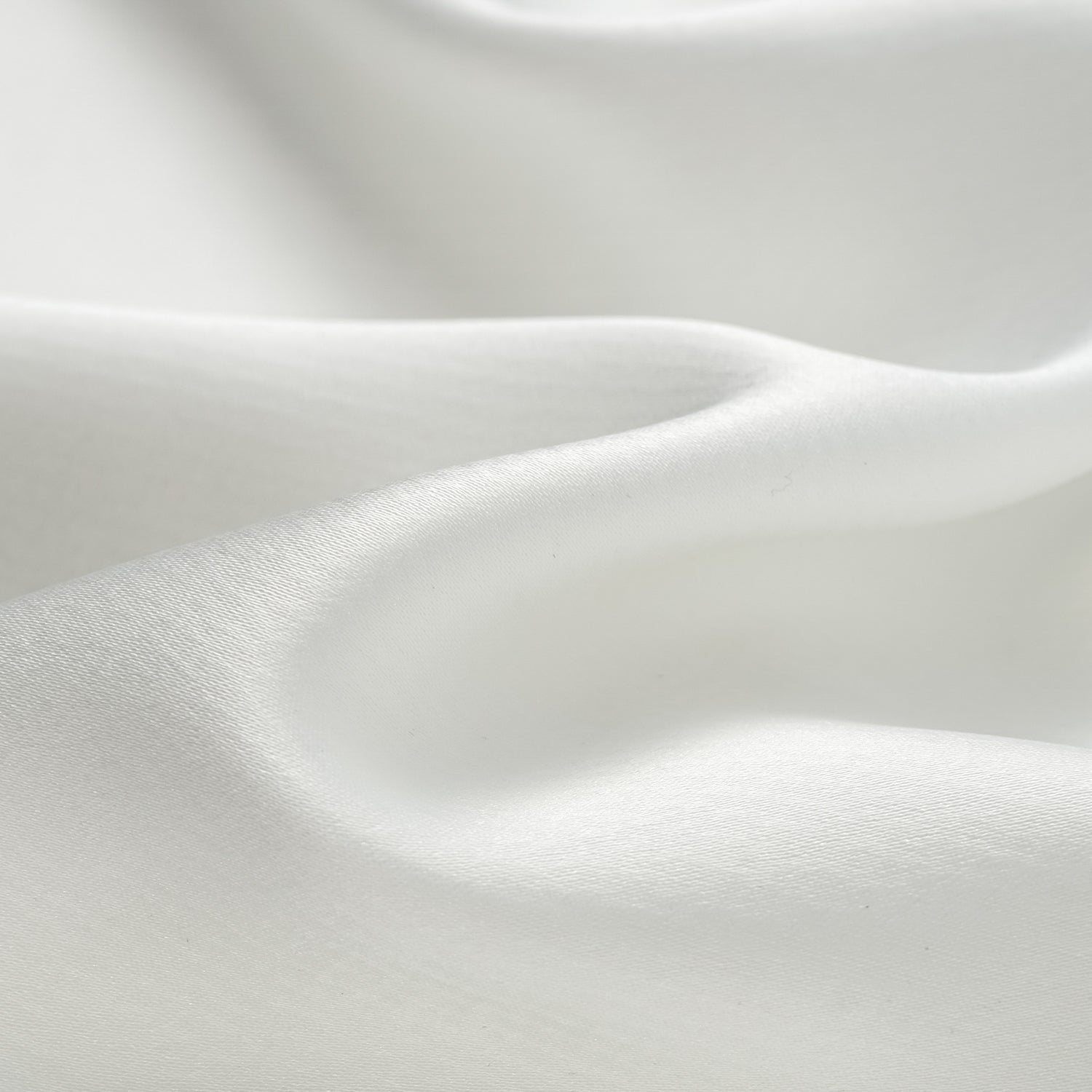 “春意” 晶鱗肌理醋酸輕中式襯衫—净白