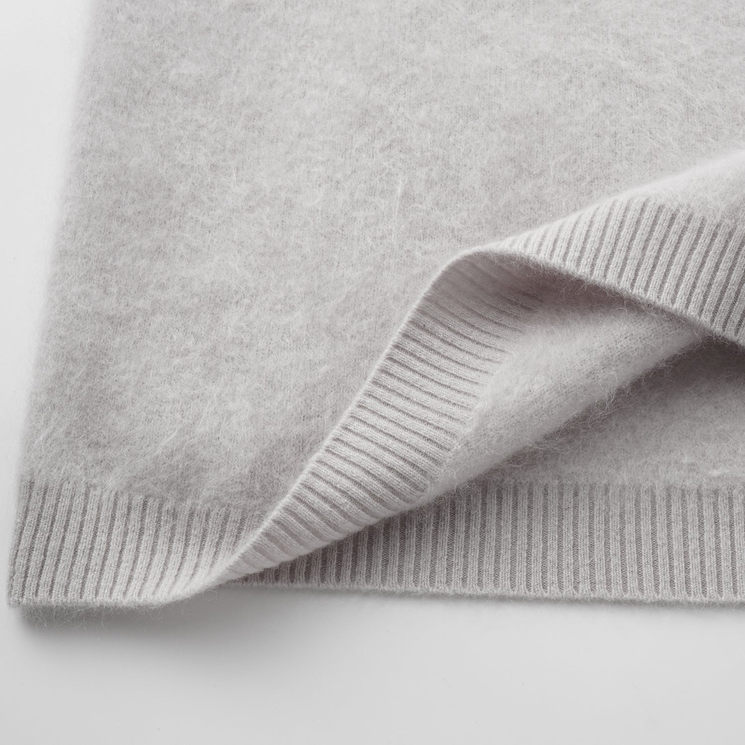 “Winter Diary” 100%Cashmere極細絨柔梳纖工藝立領五分袖上衣—Soft Lavender柔霧薰紫