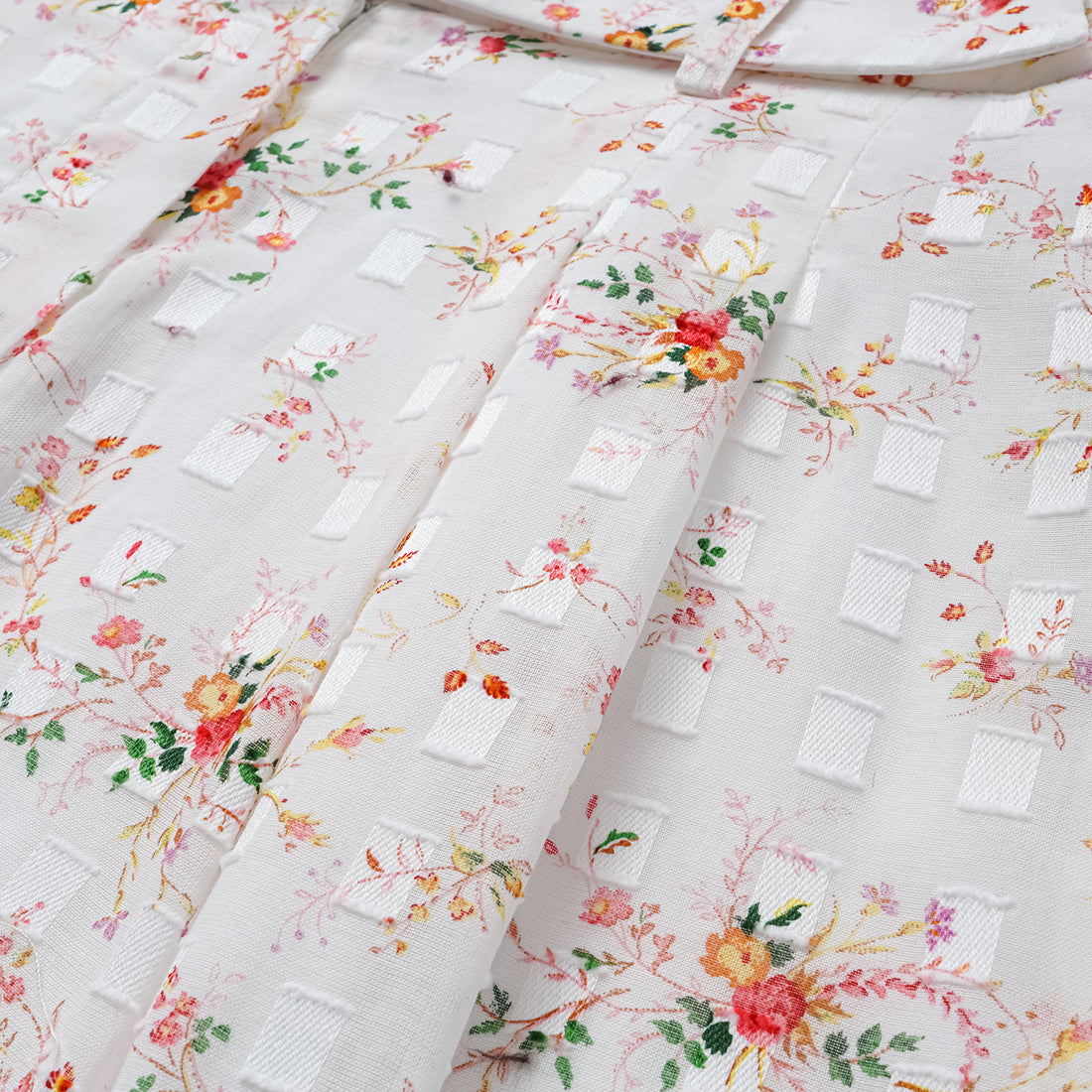 “慵懶俏麗”特殊工藝印花短褲