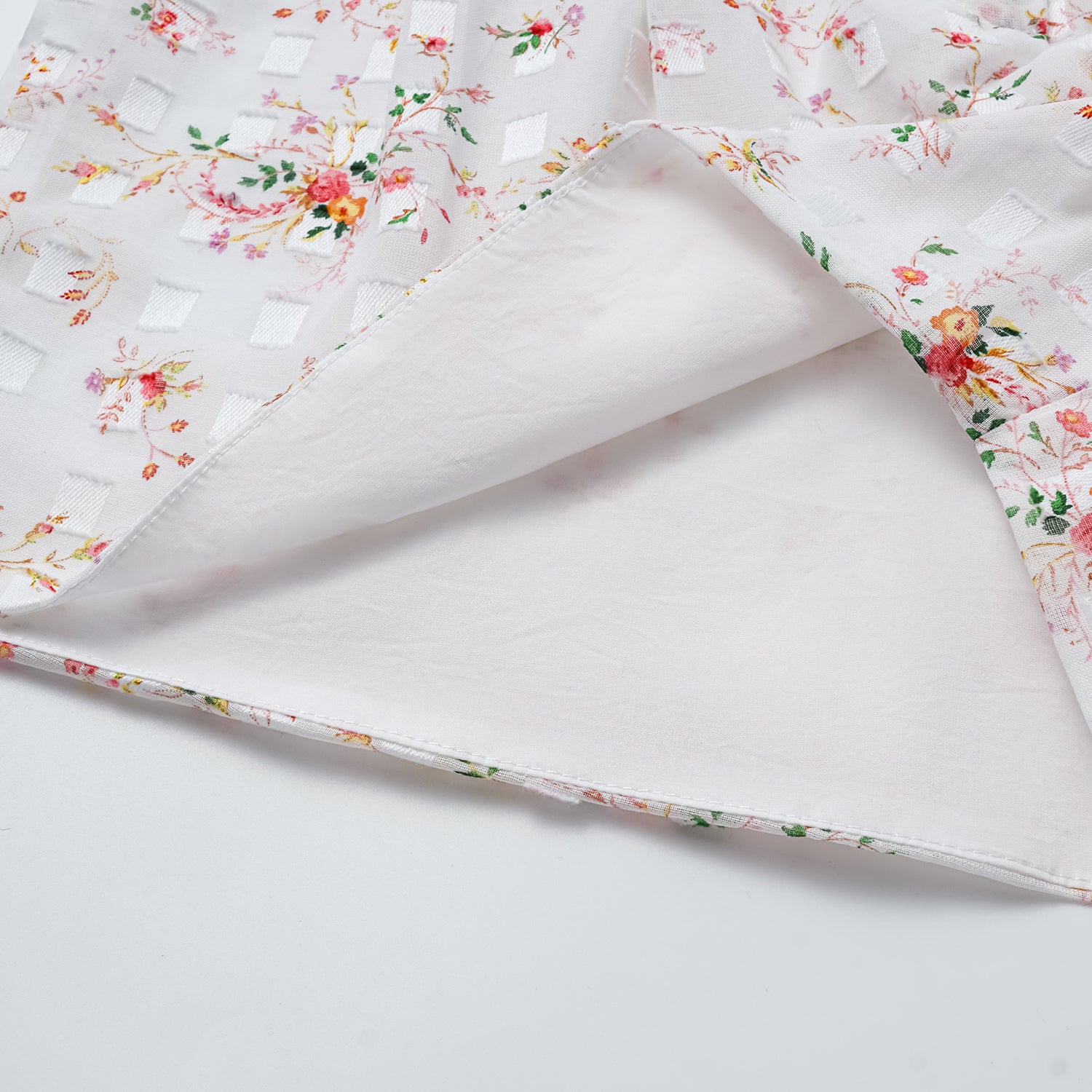 “慵懶俏麗”特殊工藝印花短褲