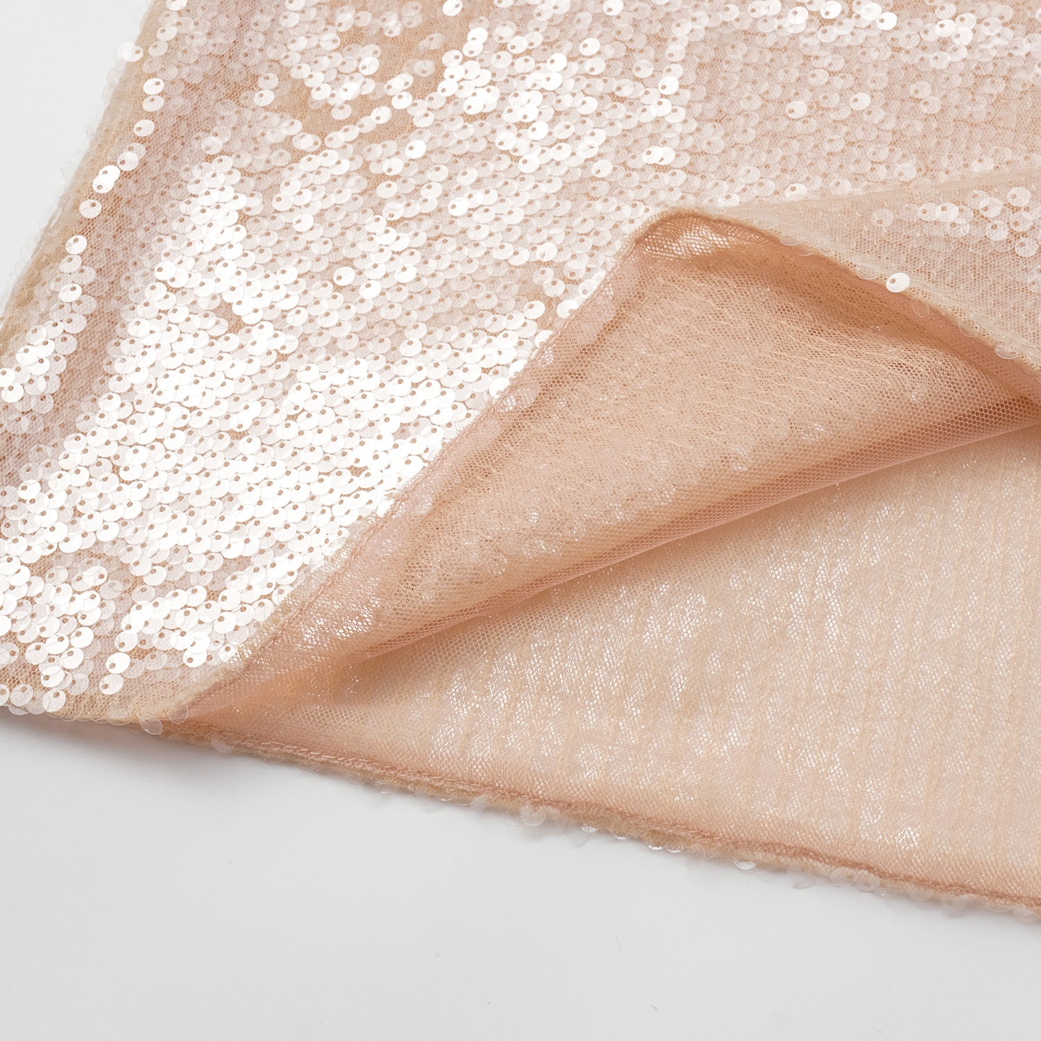 “Daytime Party.” 粼波光藝立體剪裁輕國風罩衫