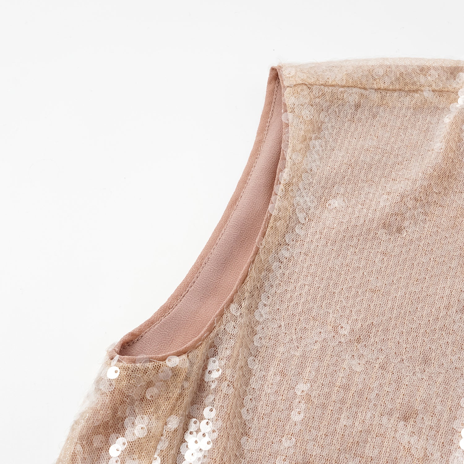 “Daytime Party.” 粼波光藝立體剪裁輕國風馬甲上衣