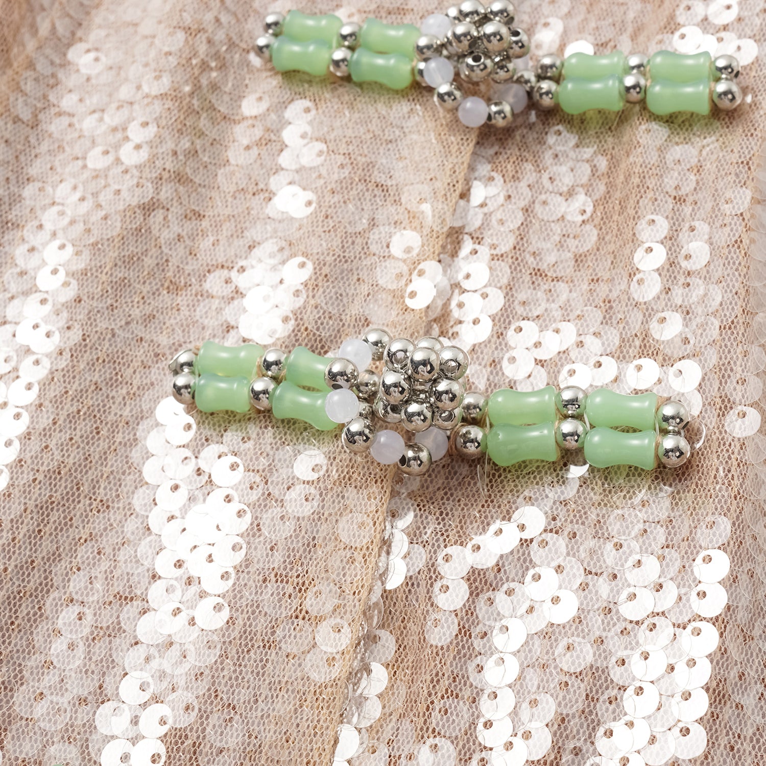 “Daytime Party.” 粼波光藝立體剪裁輕國風馬甲上衣