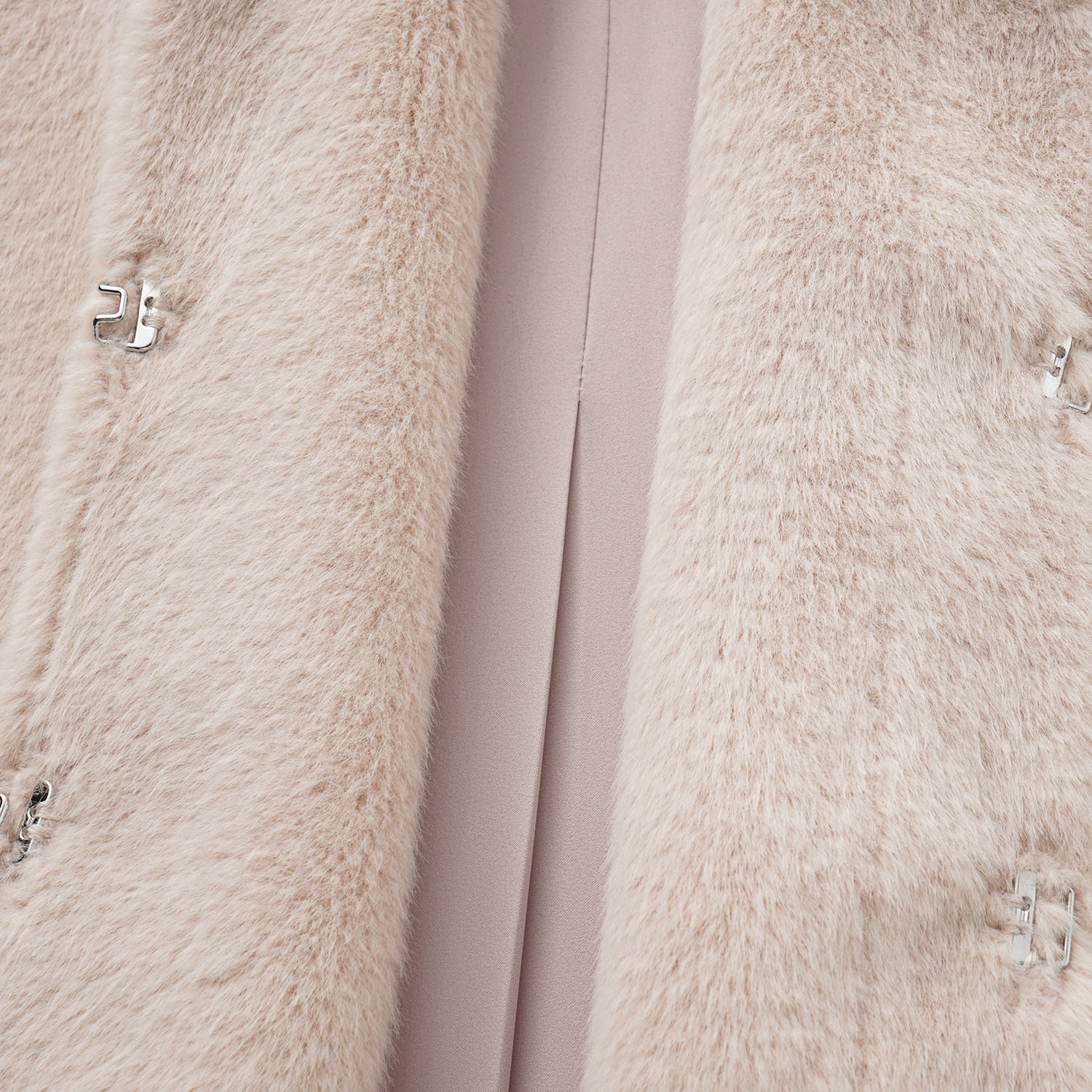 “Imperial Gala” 柔奢霧絨環保皮草國風馬甲外套—Rosy Charm緞杏凝福