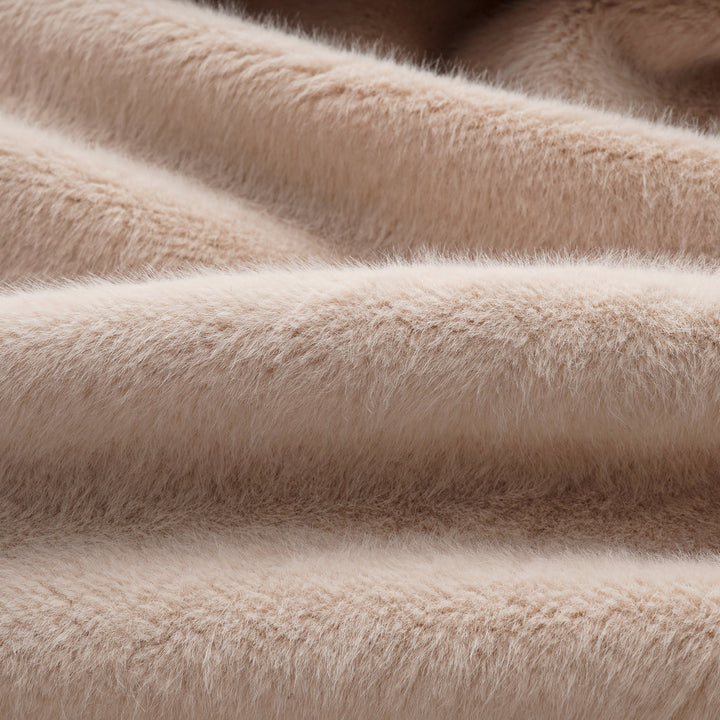 “Imperial Gala” 柔奢霧絨環保皮草國風馬甲外套—Rosy Charm緞杏凝福