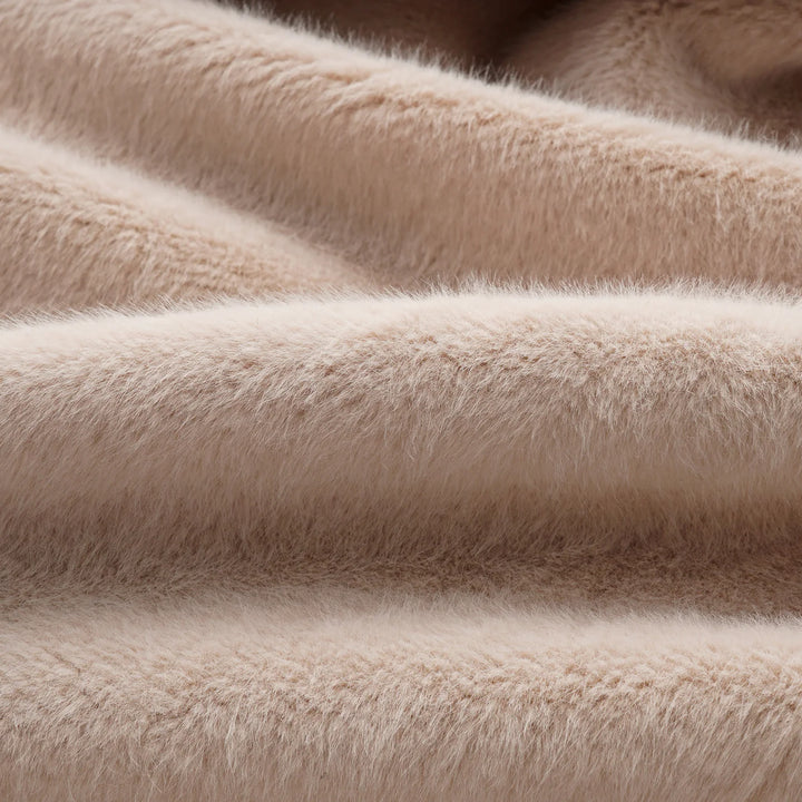 “Winter Diary”環保皮草圍脖—Rosy Charm緞杏凝福