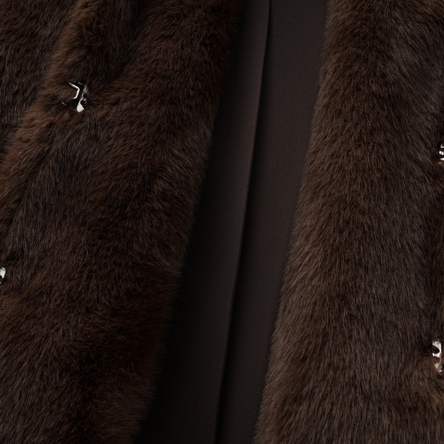 “Imperial Gala” 柔奢霧絨環保皮草國風馬甲外套—Velvet Mink錦貂流華