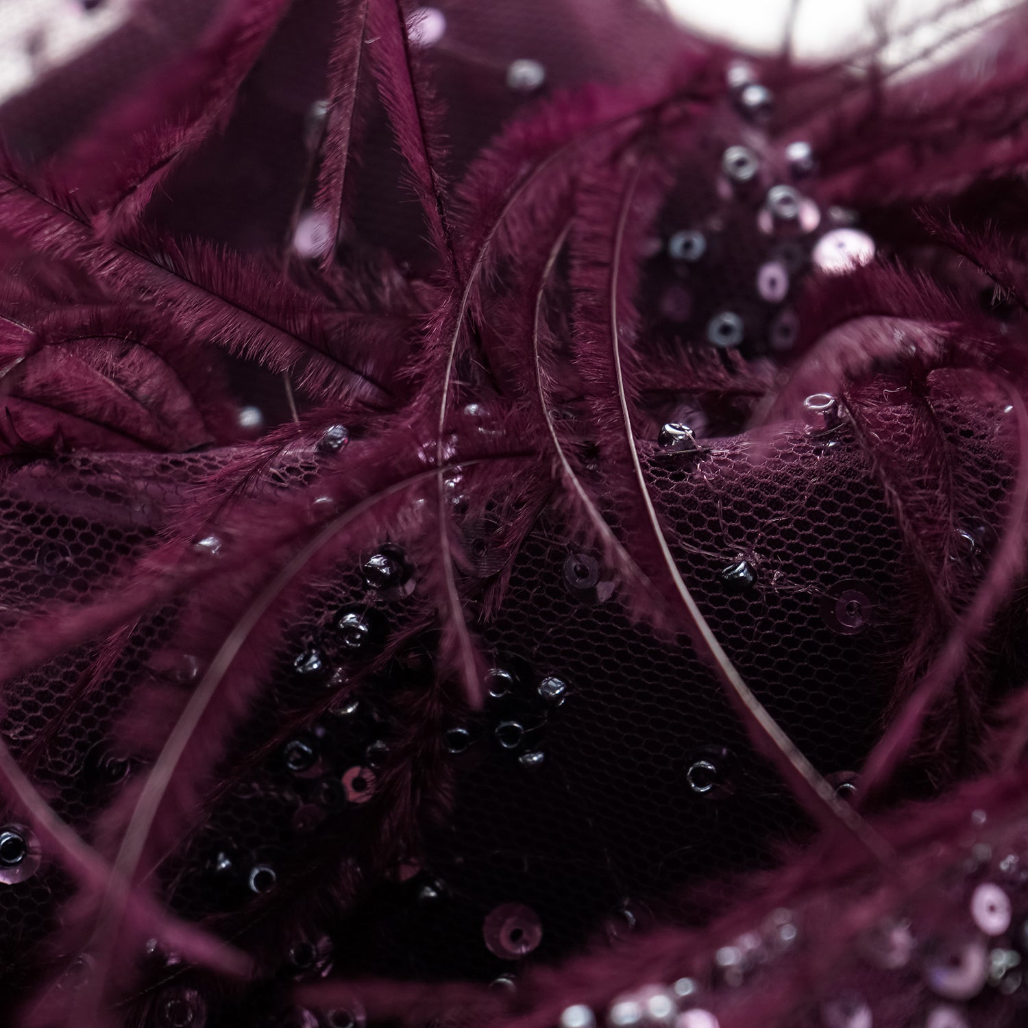 “Welcome to my party.” 珠繡羽毛工藝短褲—Wine.