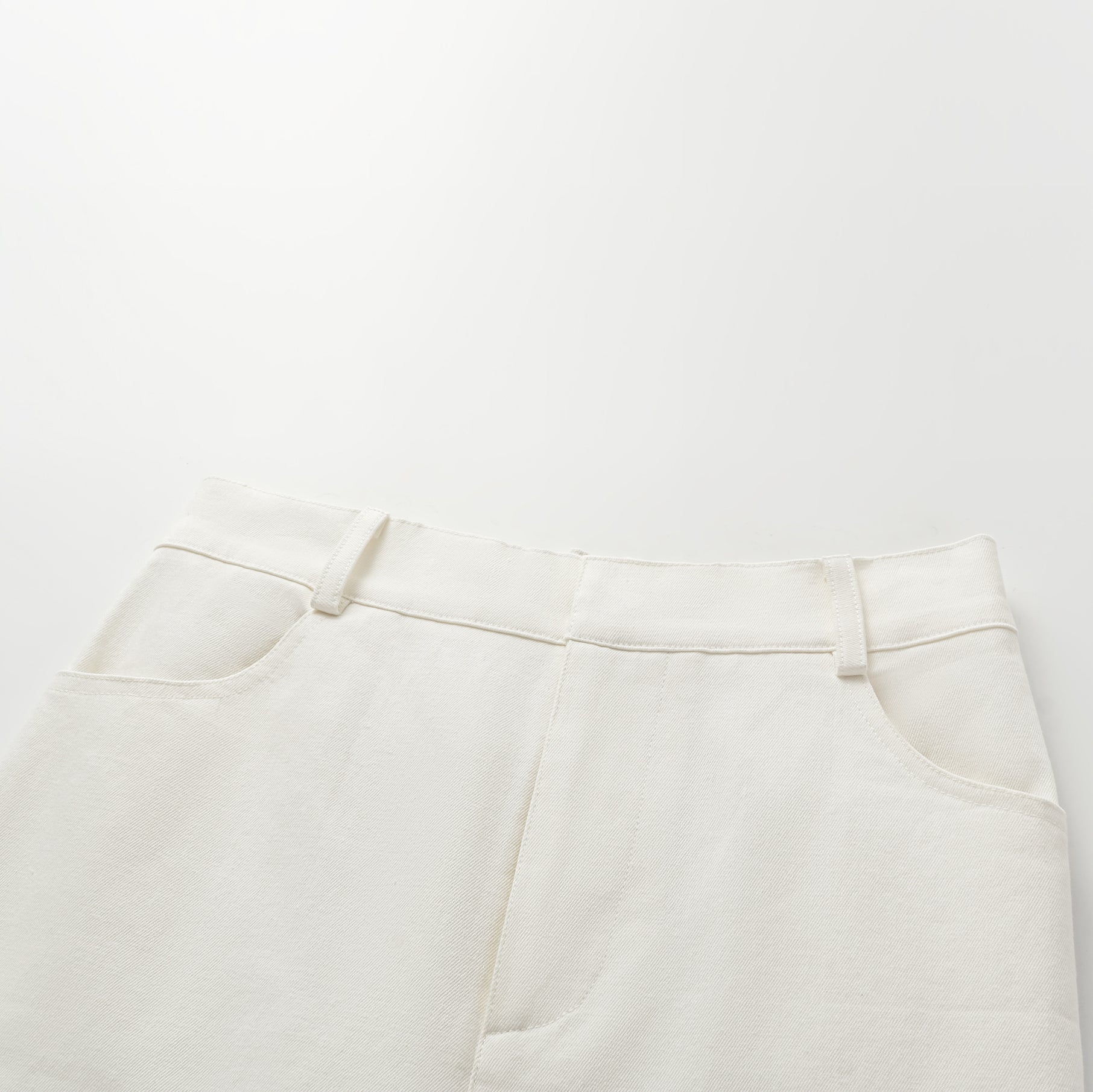 “Easy-go Chic” Premium 頂級高彈力棉牛仔九分褲—白