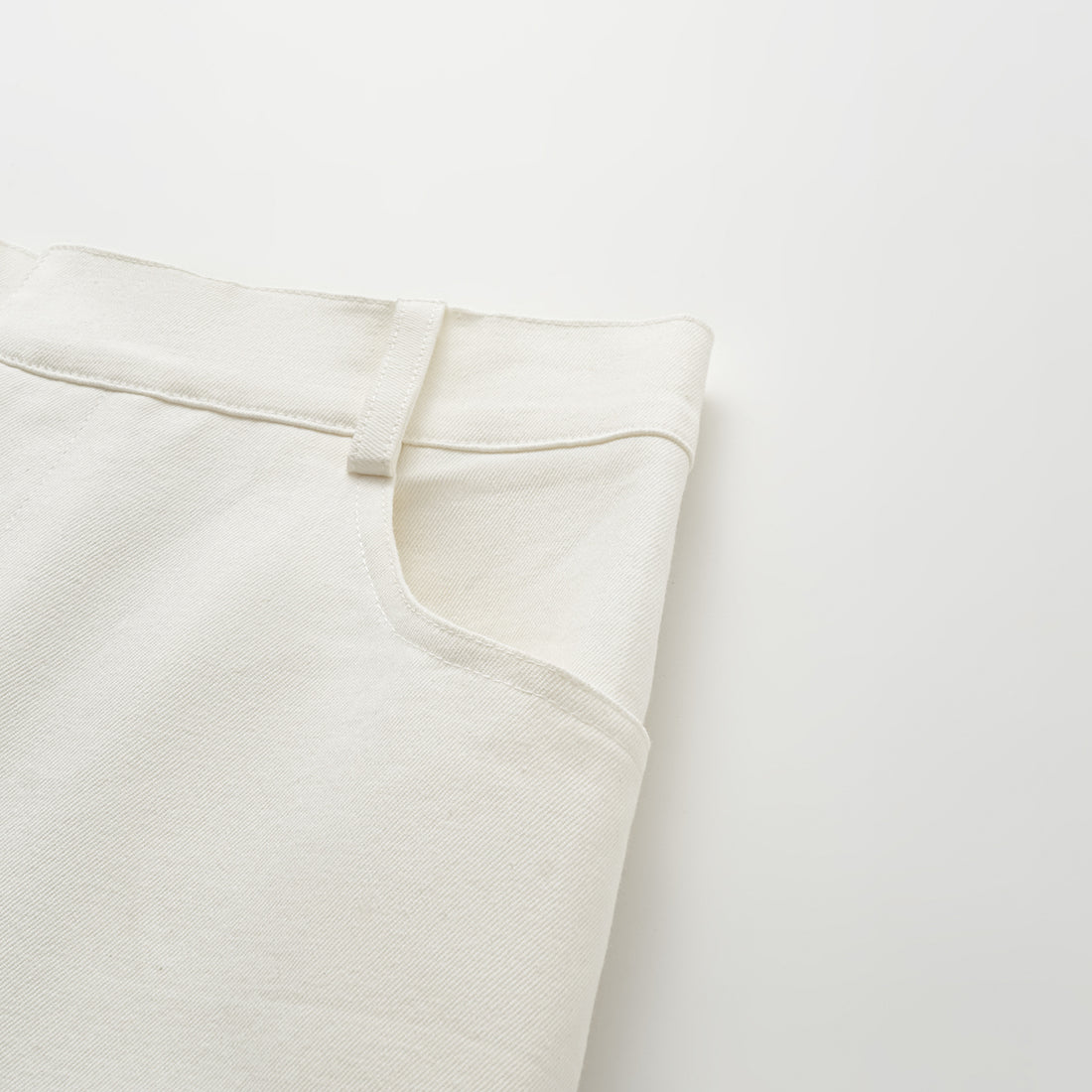 “Easy-go Chic” Premium 頂級高彈力棉牛仔九分褲—白