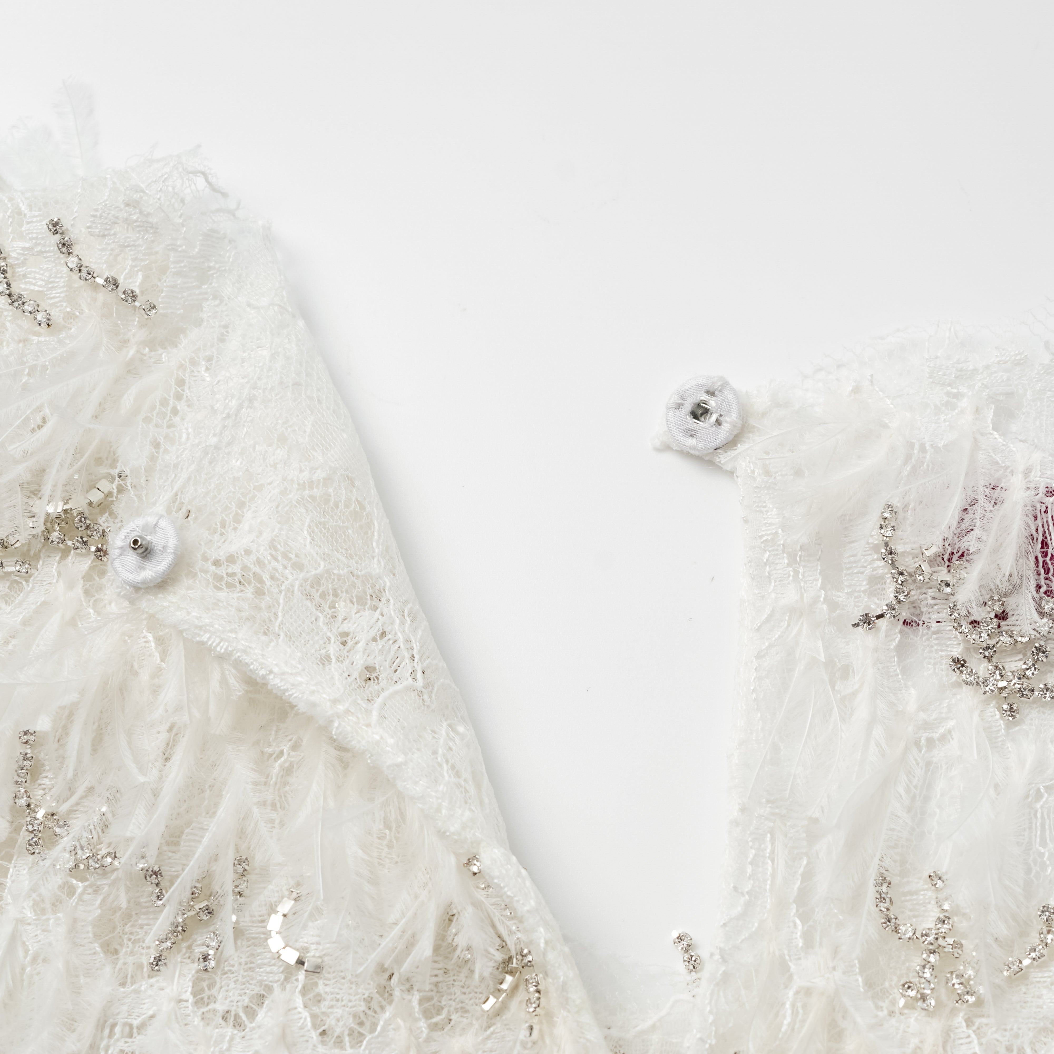 “Quiet Mastery.” 法國高級訂製等級奢華手工羽鑽流蘇蕾絲背心— Mangata月光之路