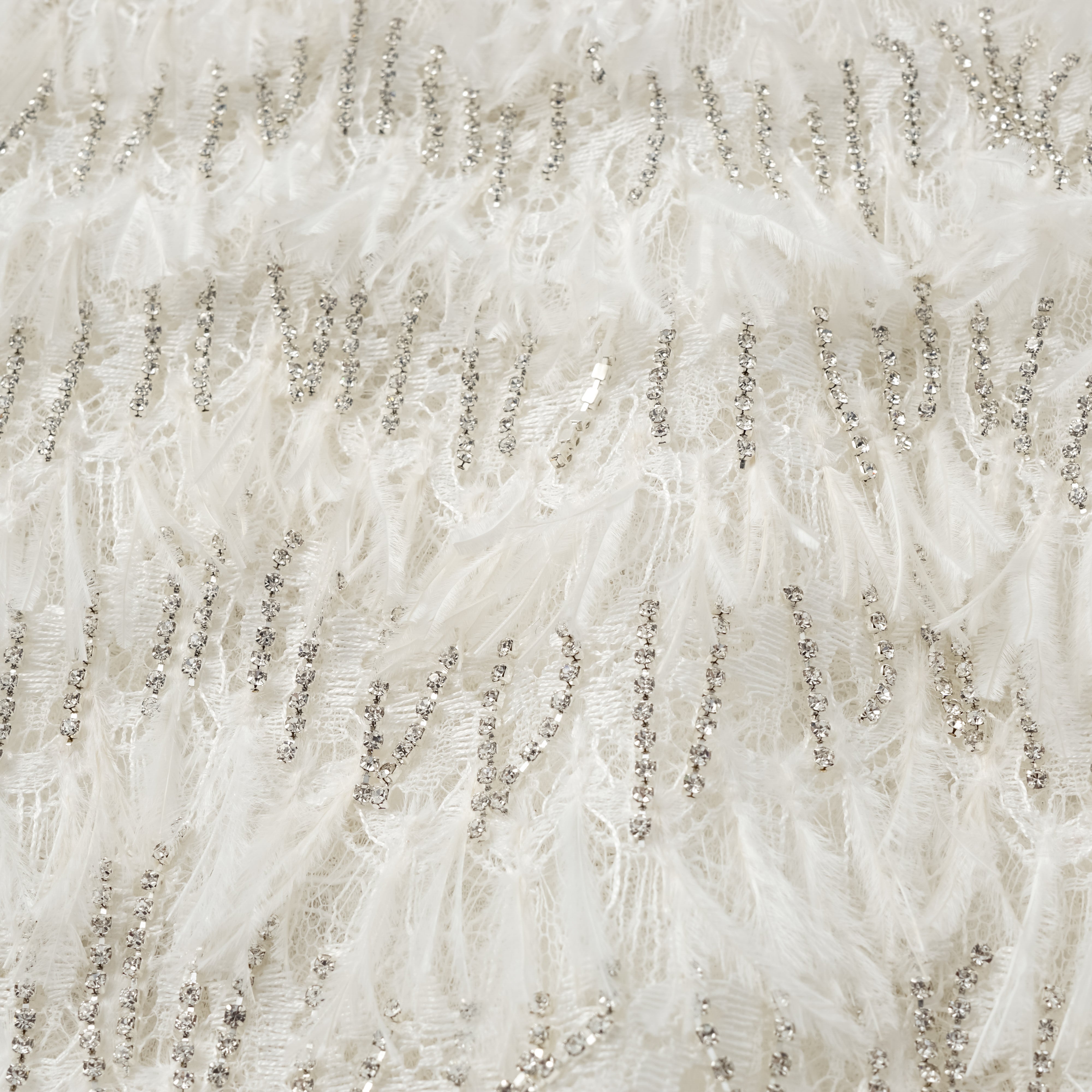 “Quiet Mastery.” 法國高級訂製等級奢華手工羽鑽流蘇蕾絲背心— Mangata月光之路