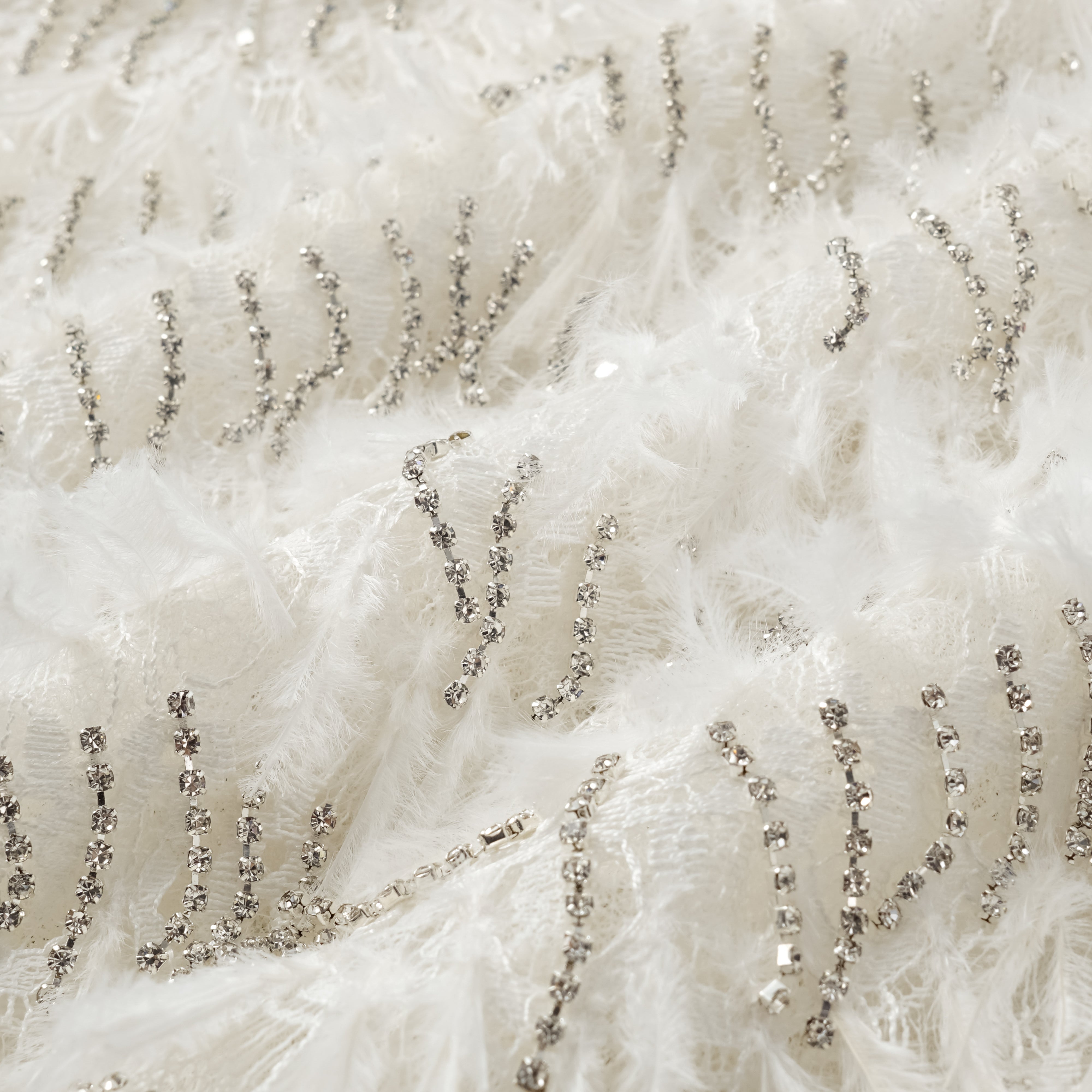 “Quiet Mastery.” 法國高級訂製等級奢華手工羽鑽流蘇蕾絲背心— Mangata月光之路