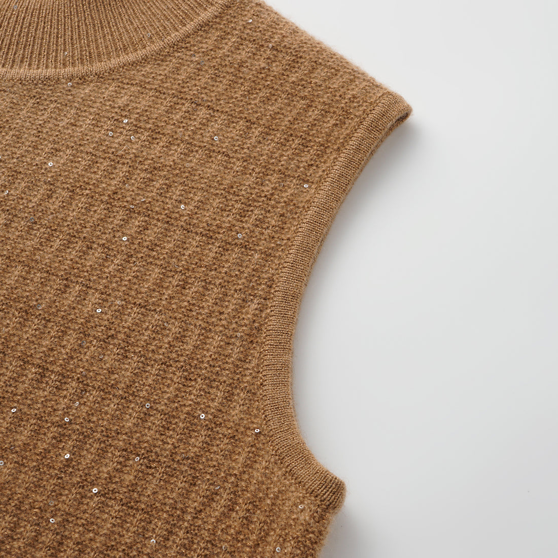 “Autumn Diary” 100% Cashmere極細絨柔星點高領針織背心—Golden Acorn橡果暖陽