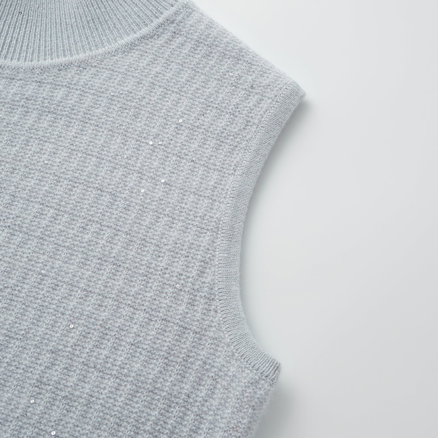 “Autumn Diary” 100% Cashmere極細絨柔星點高領針織背心—Nebula Veil霧影星河