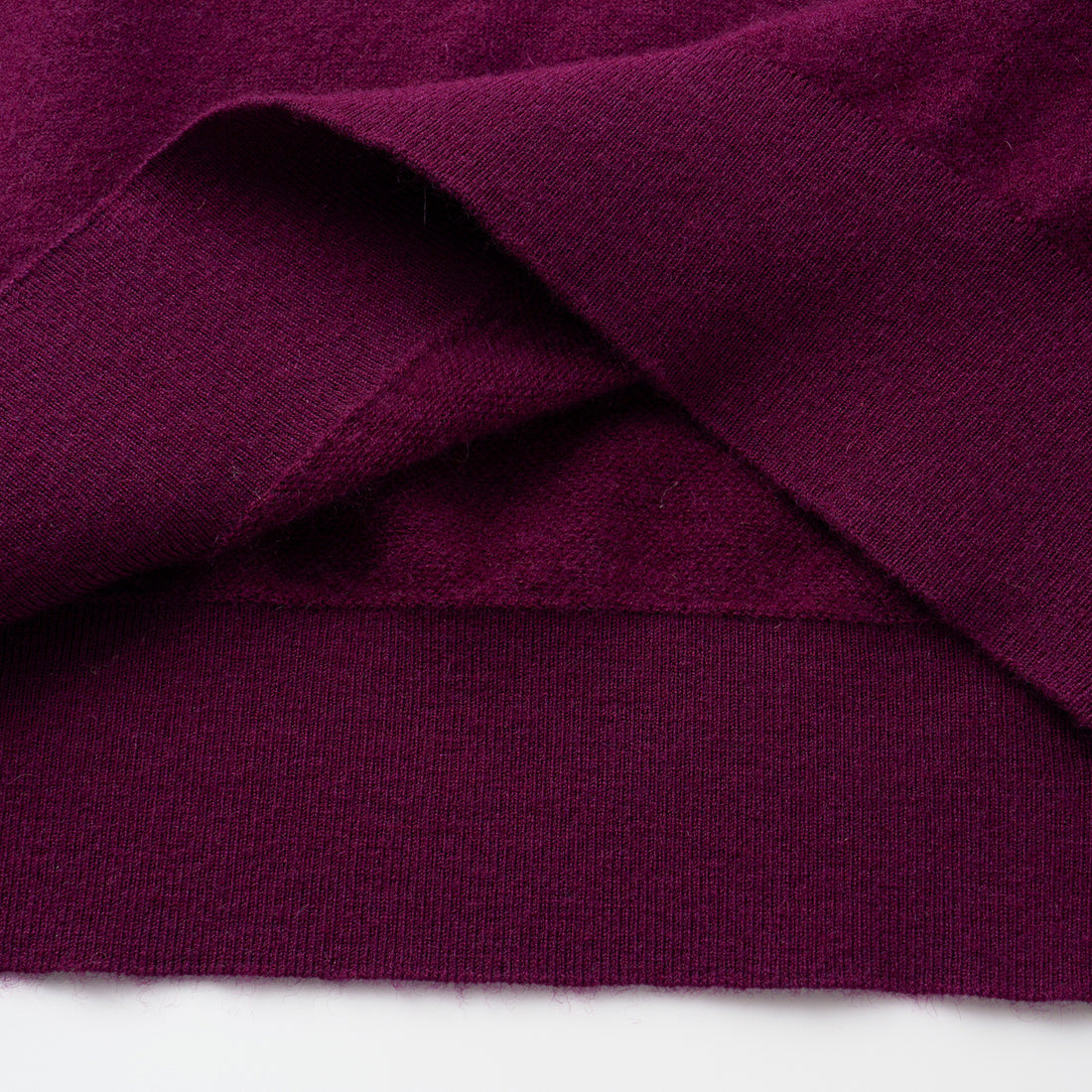 “Winter Diary” Cashmere極簡純色立領針織衫—Velvet Plum絨夜紫莓