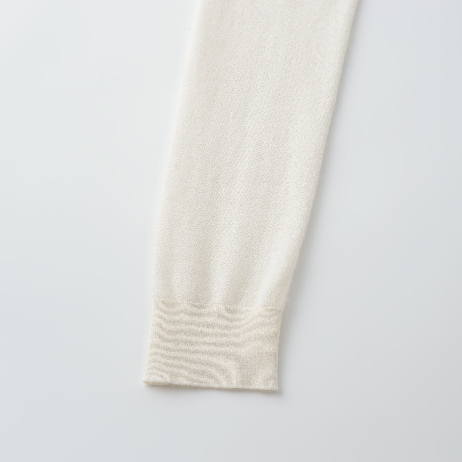 “Winter Diary”Cashmere極簡純色立領針織衫—Pure Snowdream雪色之夢