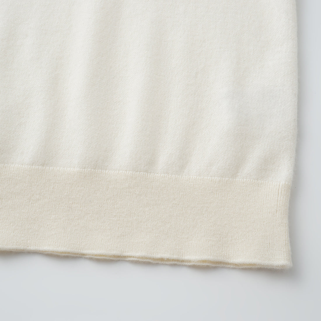 “Winter Diary”Cashmere極簡純色立領針織衫—Pure Snowdream雪色之夢