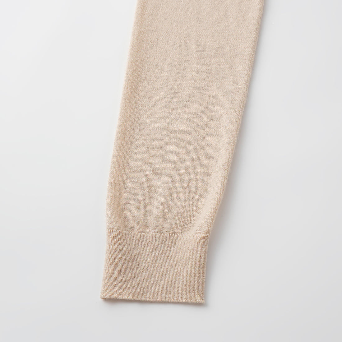 “Winter Diary”Cashmere極簡純色立領針織衫—Natural Tone秋日碎光