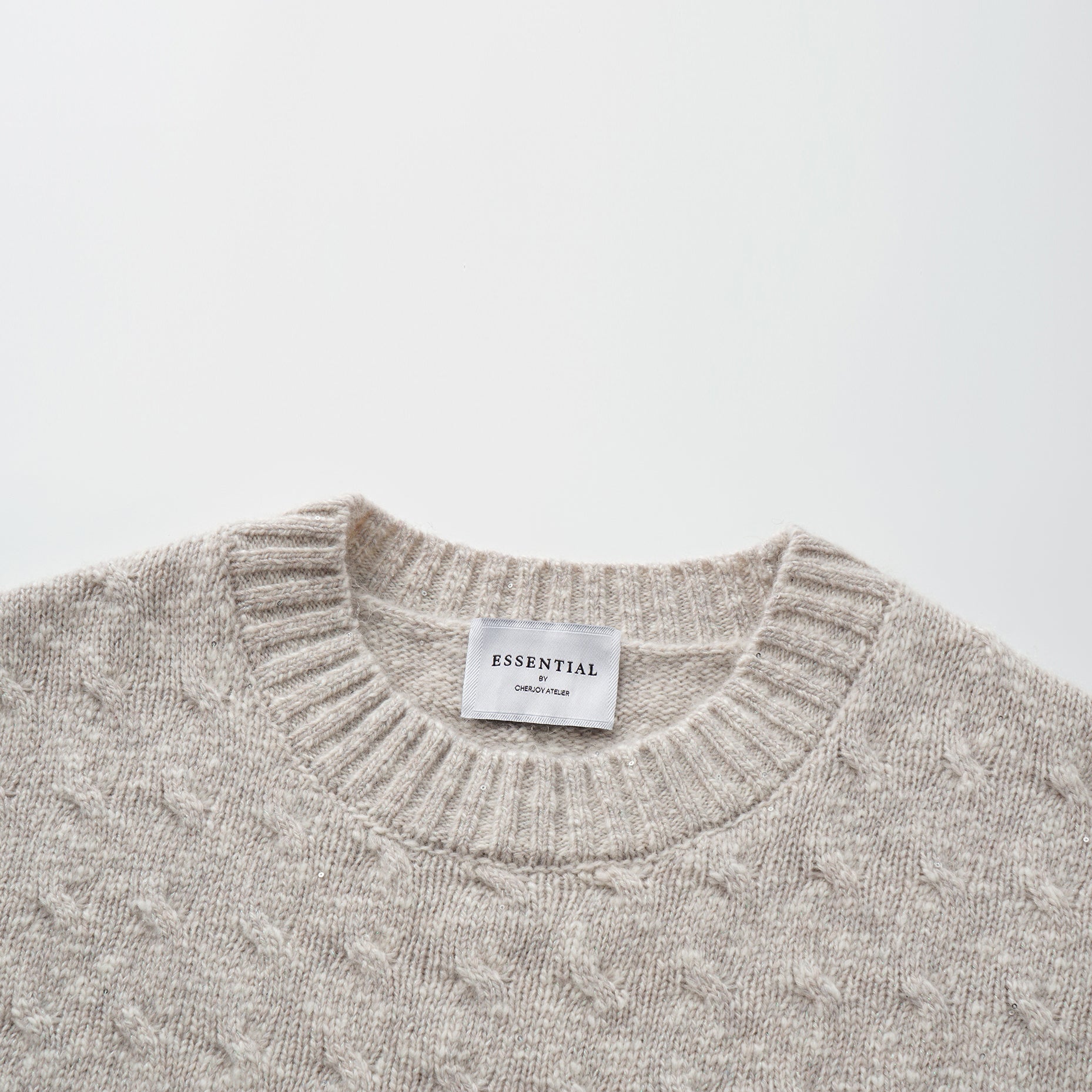 “Winter Diary” 100% Cashmere極細絨柔幾何浮織星點針織上衣—Fog Beige 霧幕杏灰