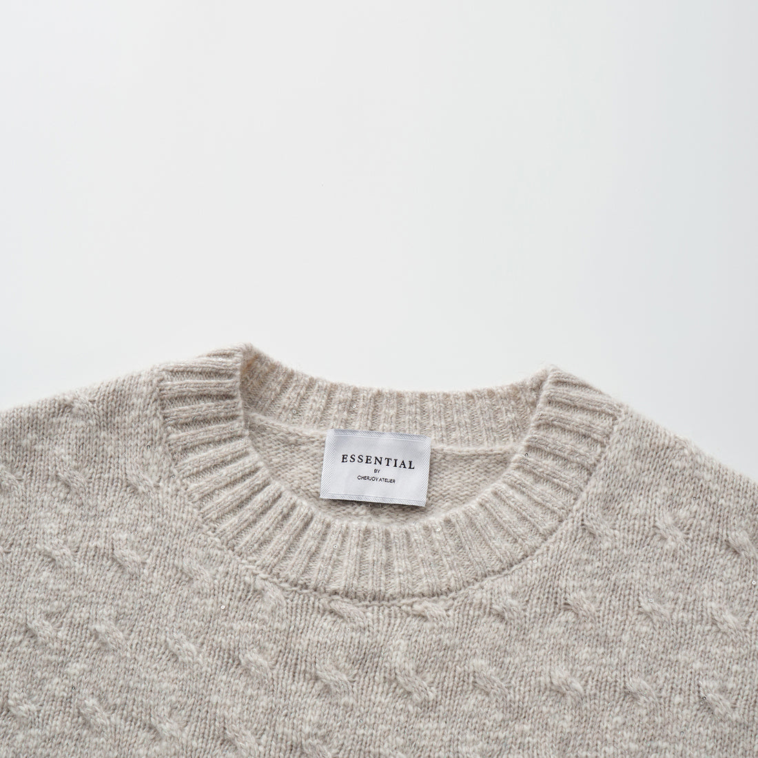 “Winter Diary” 100% Cashmere極細絨柔幾何浮織星點針織上衣—Fog Beige 霧幕杏灰