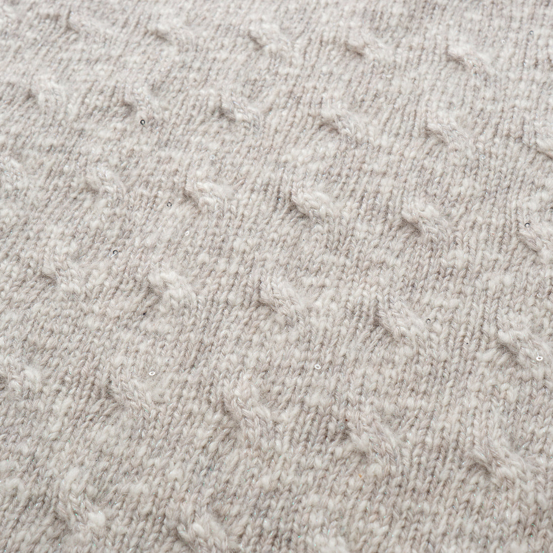 “Winter Diary” 100% Cashmere極細絨柔幾何浮織星點針織上衣—Fog Beige 霧幕杏灰