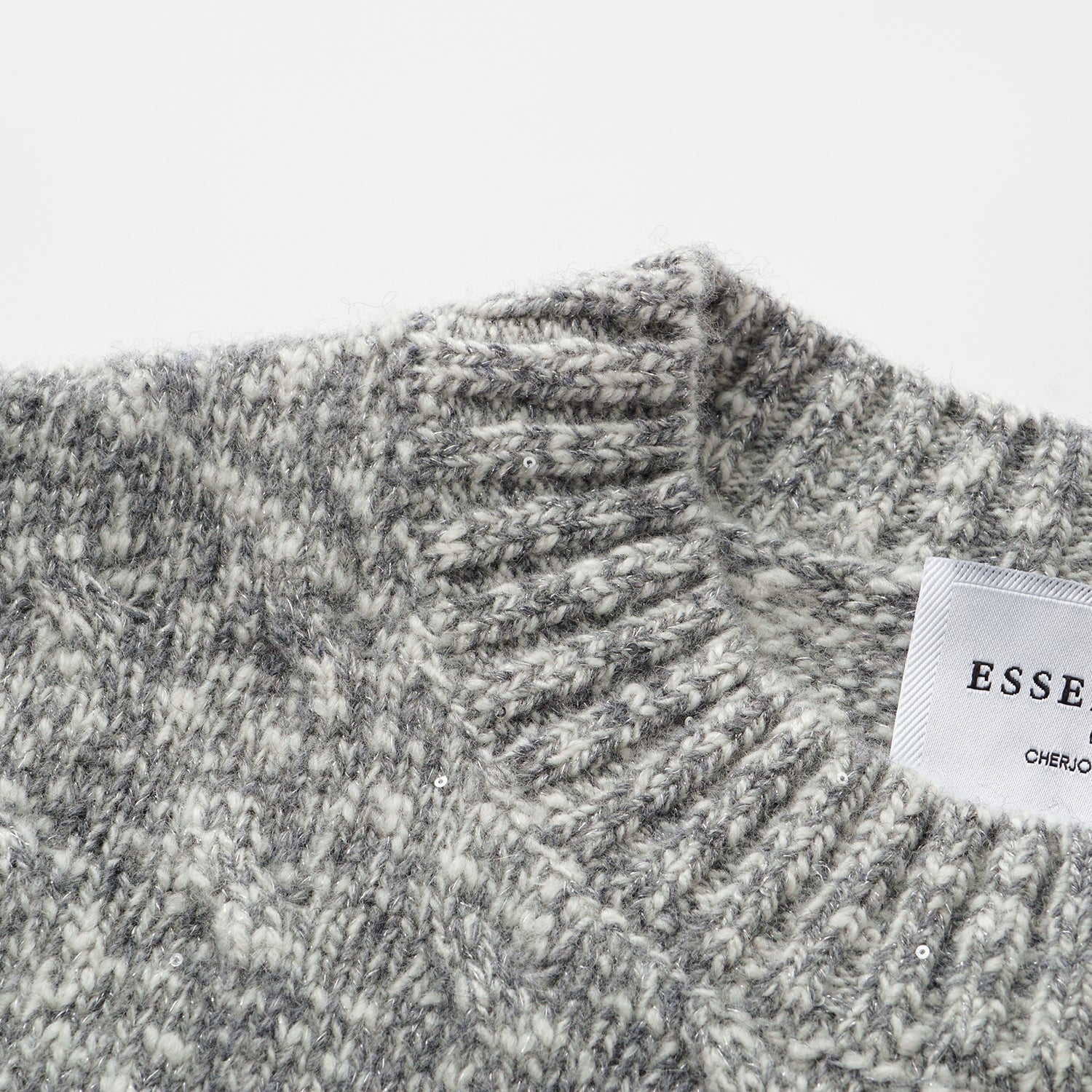 “Winter Diary” 100% Cashmere極細絨柔幾何浮織星點針織上衣—Ash Cloud 灰霧雲嶺