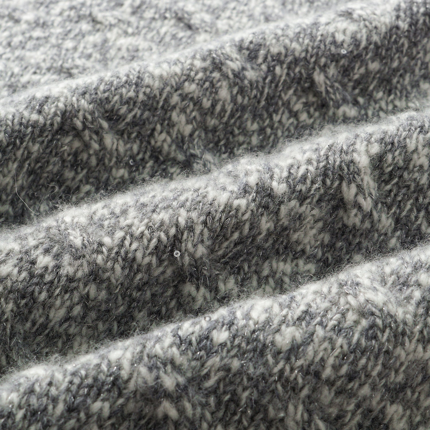 “Winter Diary” 100% Cashmere極細絨柔幾何浮織星點針織上衣—Ash Cloud 灰霧雲嶺