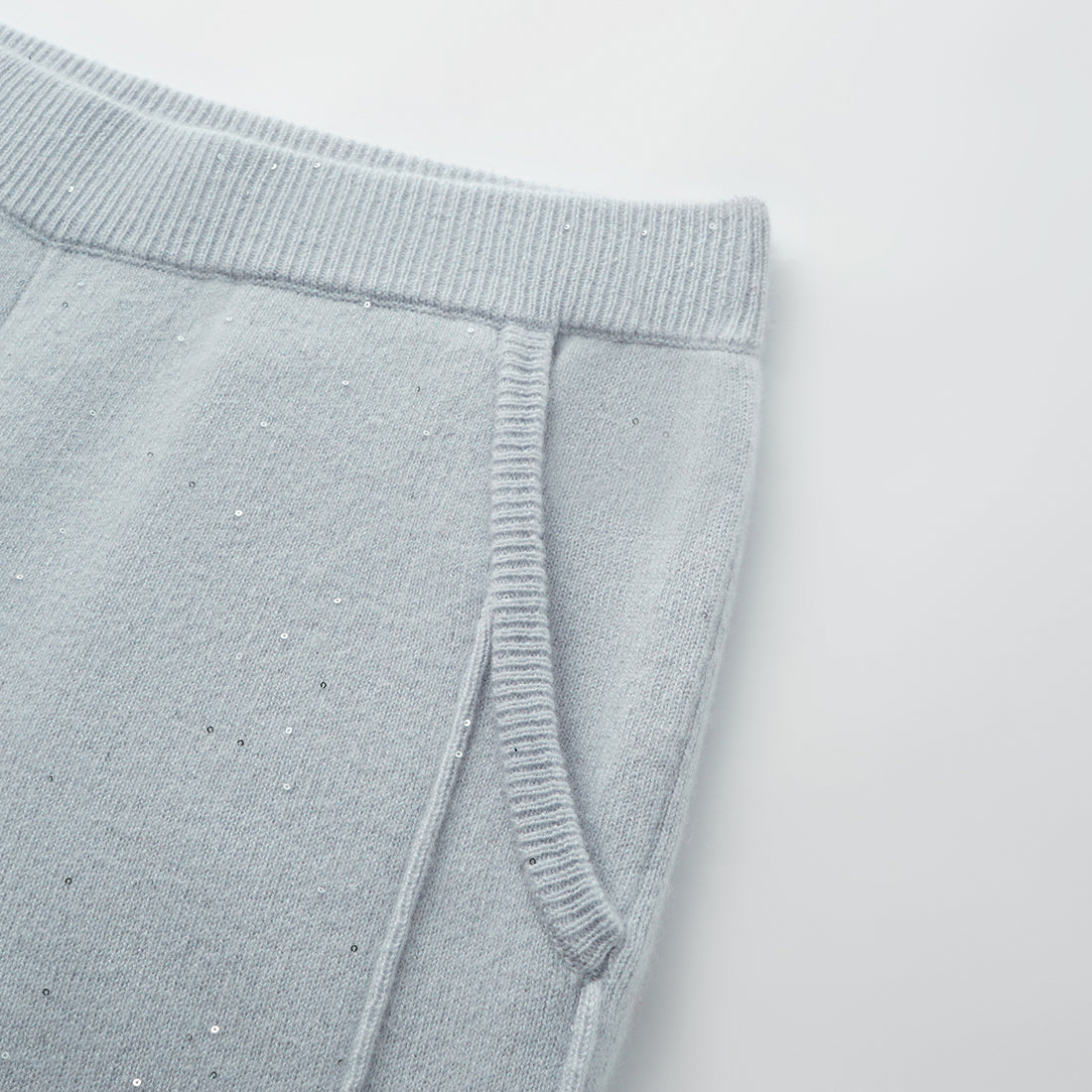 “Autumn Diary” 100% Cashmere極細絨柔星點針織長褲—Nebula Veil霧影星河