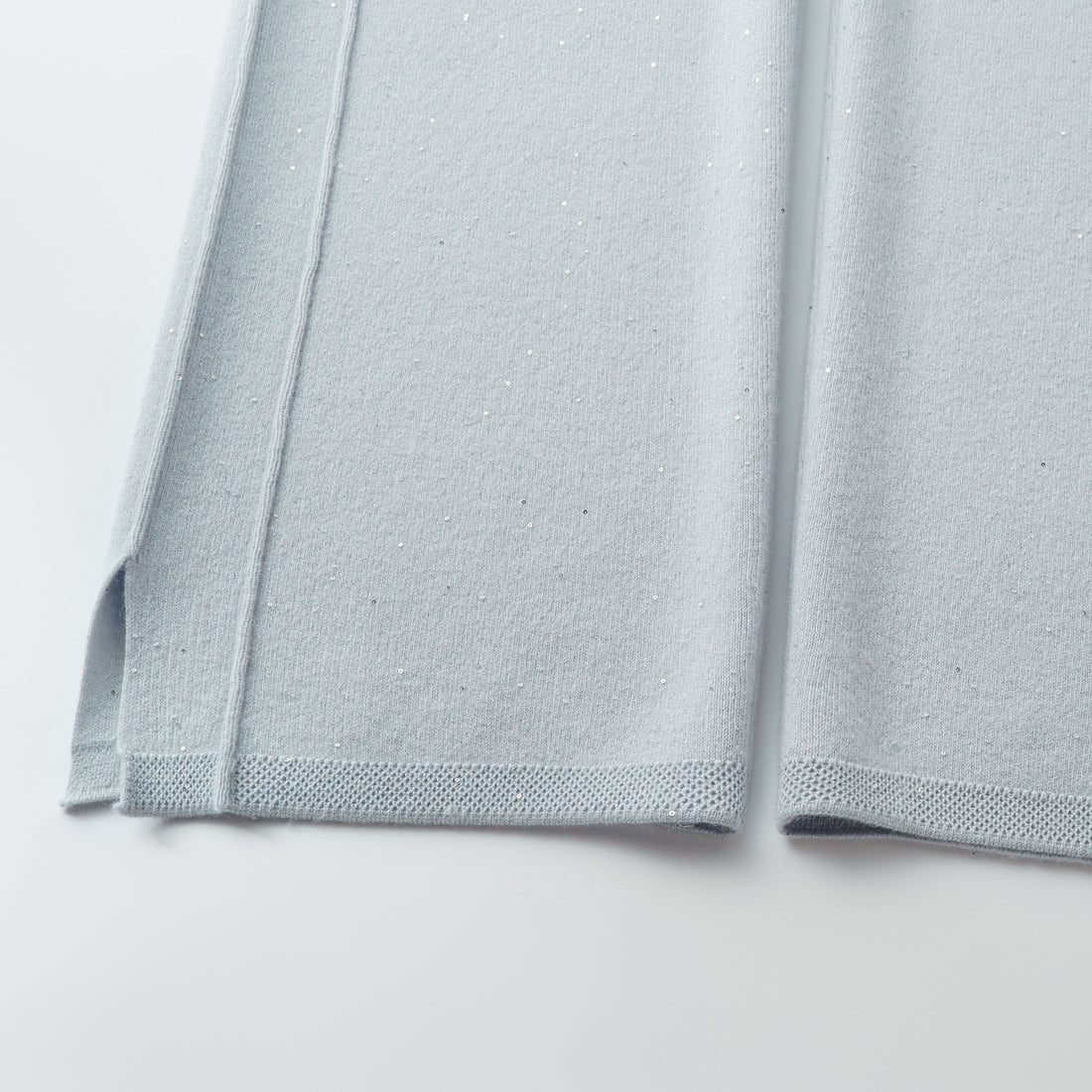 “Autumn Diary” 100% Cashmere極細絨柔星點針織長褲—Nebula Veil霧影星河