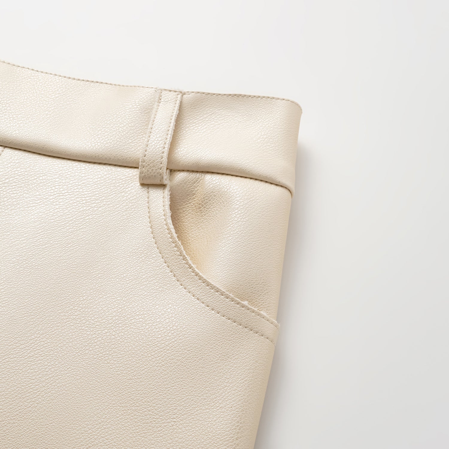 "Easy-go Chic" Vegan Leather Cropped Pants - Pearlescent White 