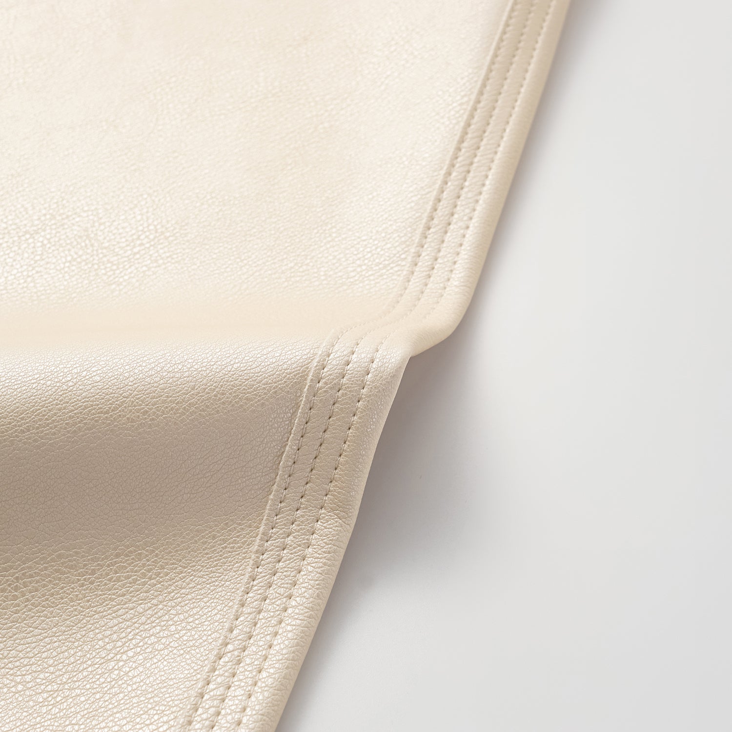 "Easy-go Chic" Vegan Leather Cropped Pants - Pearlescent White 