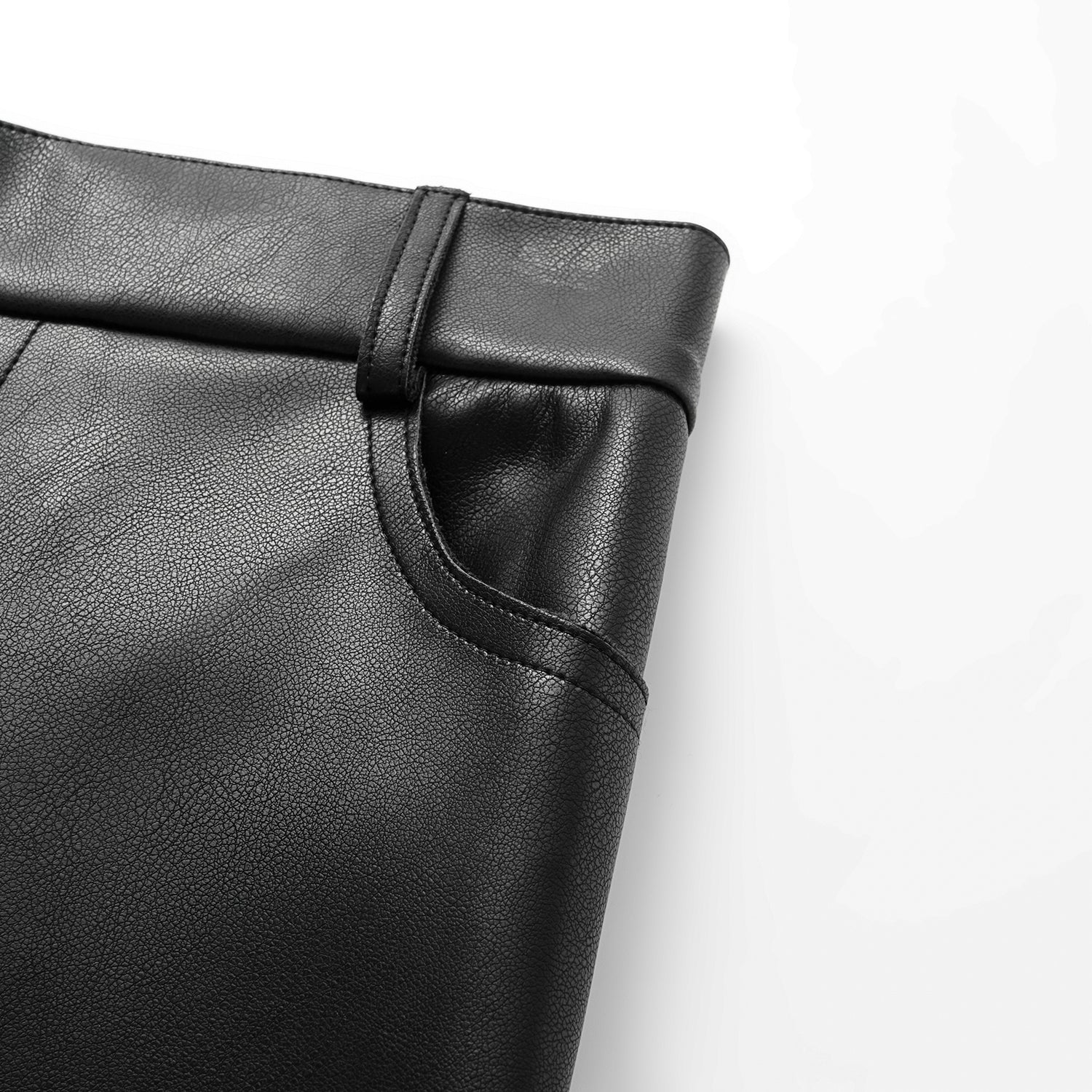 "Easy-go Chic" Vegan Leather Cropped Pants - Black 