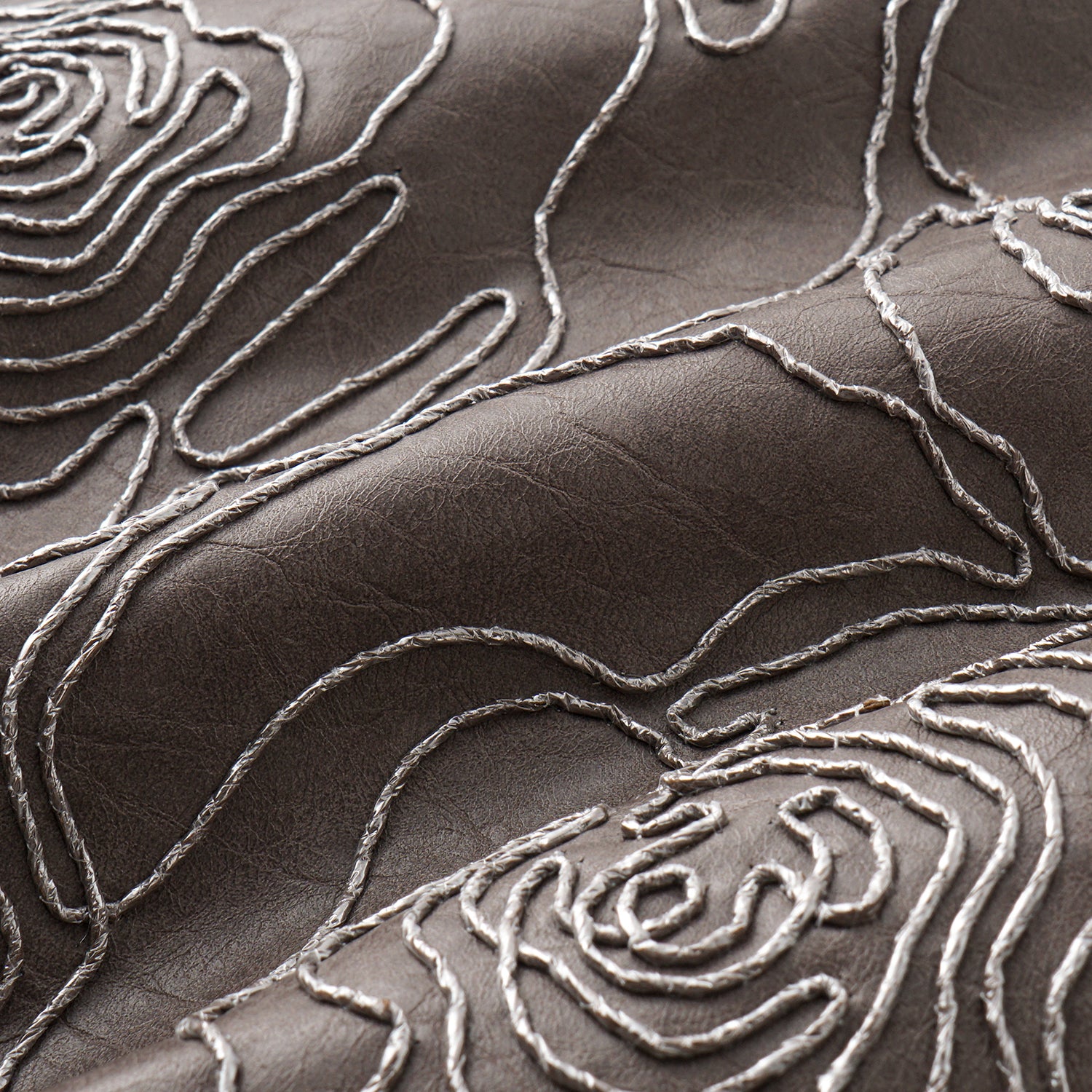 “Winter Diary” 法國純素皮羽脊絲繡Oversized背心—Rose in Haze浮影薔薇