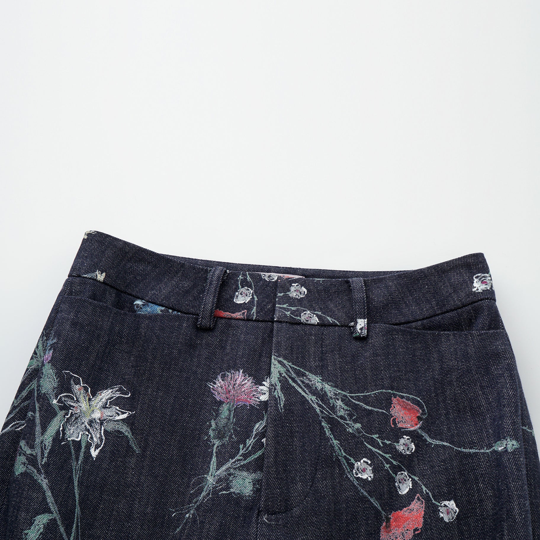“Easy Go Chic” 義大利浮描蠟花繪印工藝九分牛仔褲—Blue Bloom藍野花語