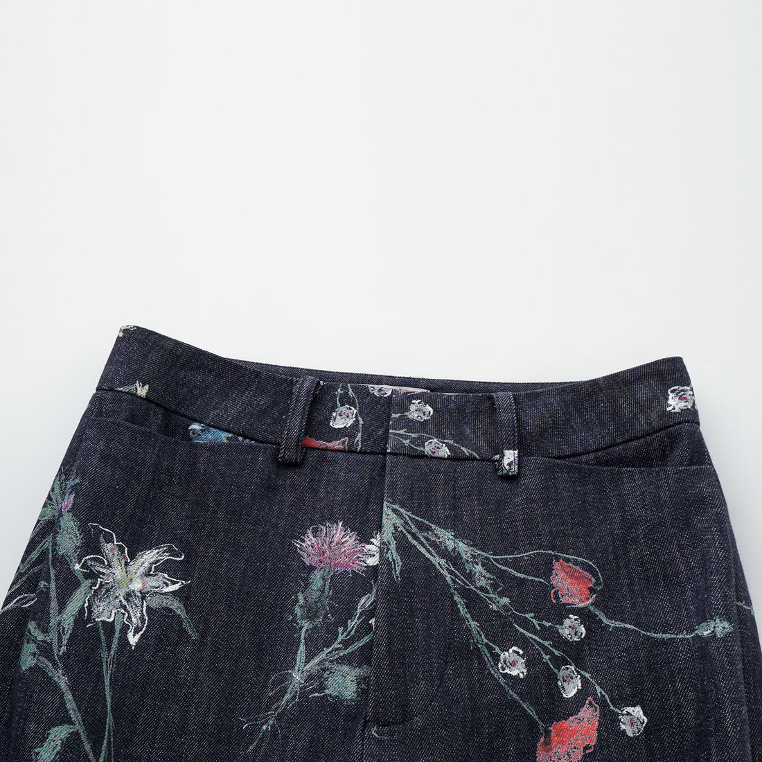 “Easy Go Chic” 義大利浮描蠟花繪印工藝九分牛仔褲—Blue Bloom藍野花語