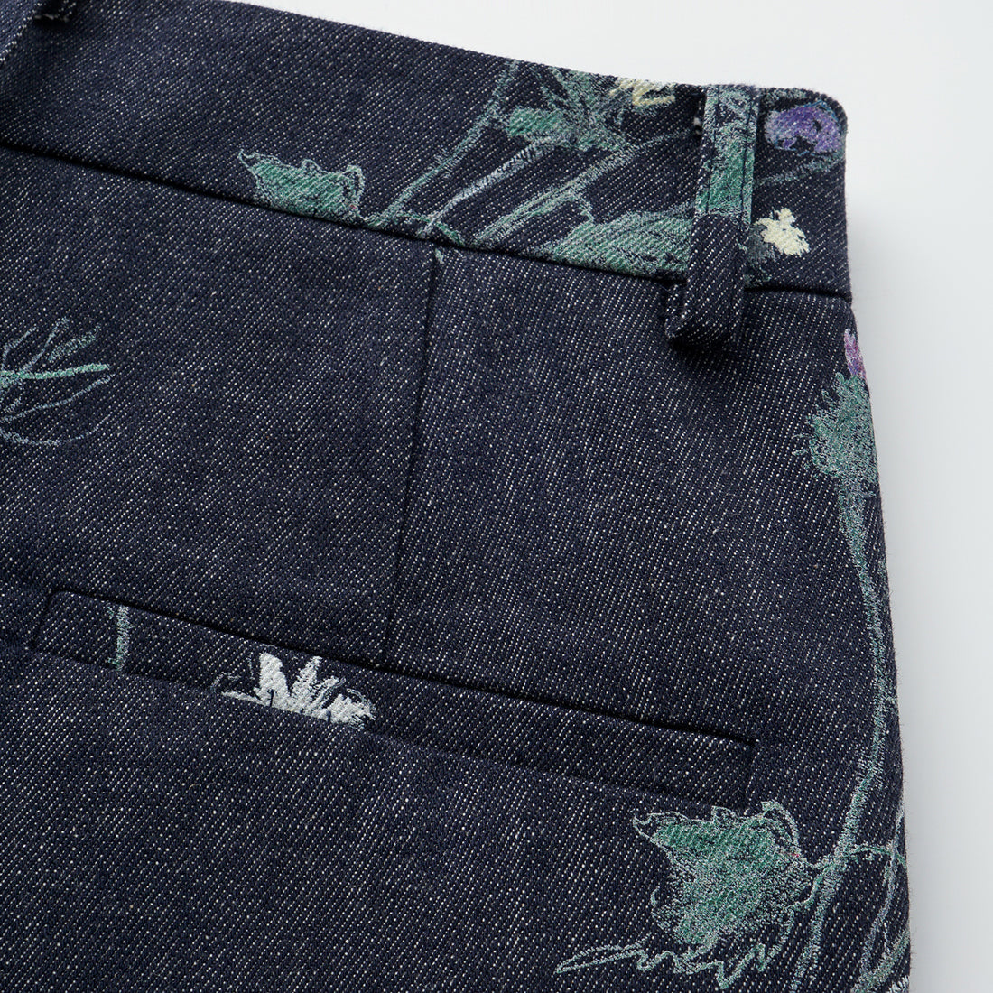 “Easy Go Chic” 義大利浮描蠟花繪印工藝九分牛仔褲—Blue Bloom藍野花語