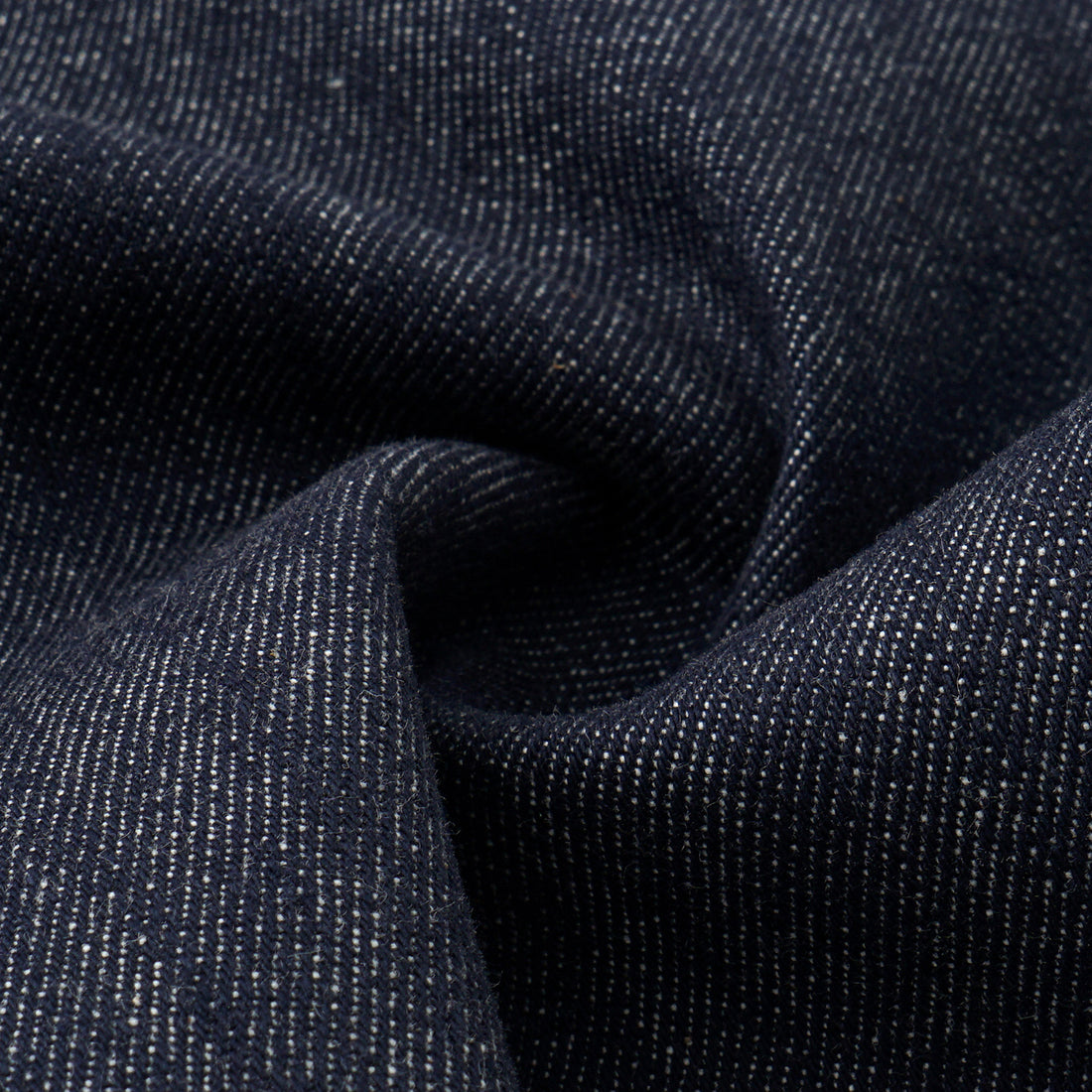 “Easy Go Chic” 義大利浮描蠟花繪印工藝九分牛仔褲—Blue Bloom藍野花語