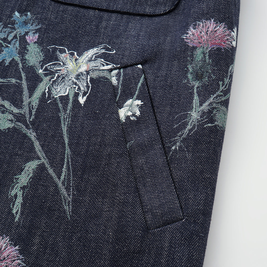 “Easy Go Chic”義大利浮描蠟花繪印工藝牛仔馬甲背心—Blue Bloom藍野花語